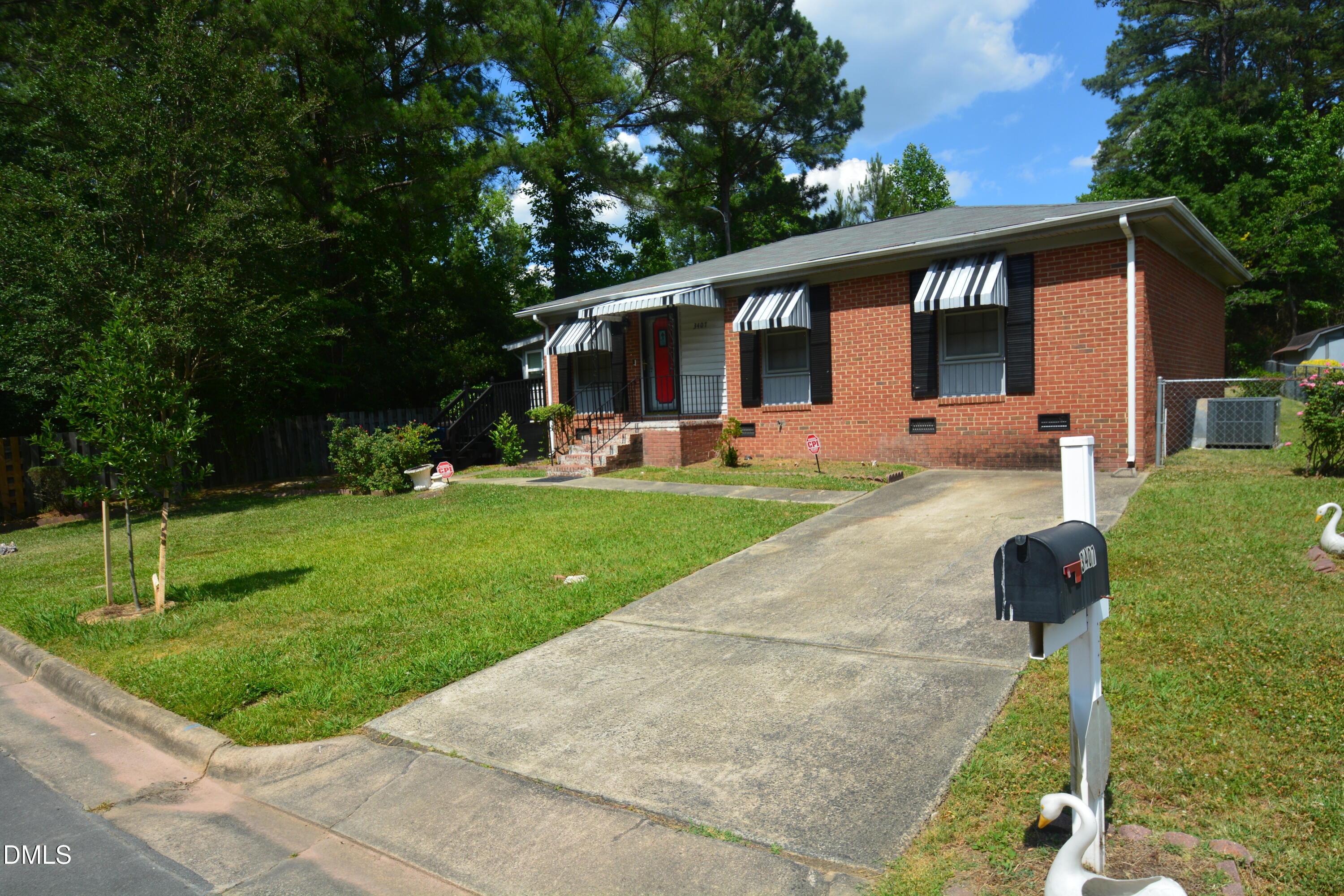 3407 Facade Property Photo 2