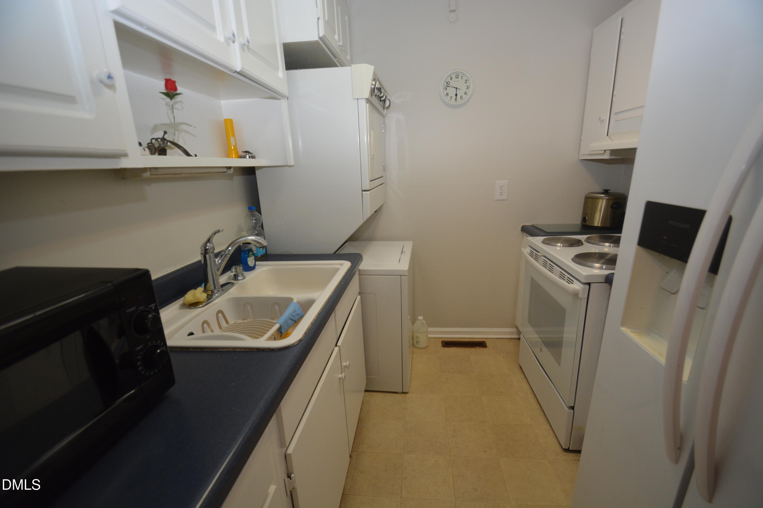 3407 Facade Property Photo 6