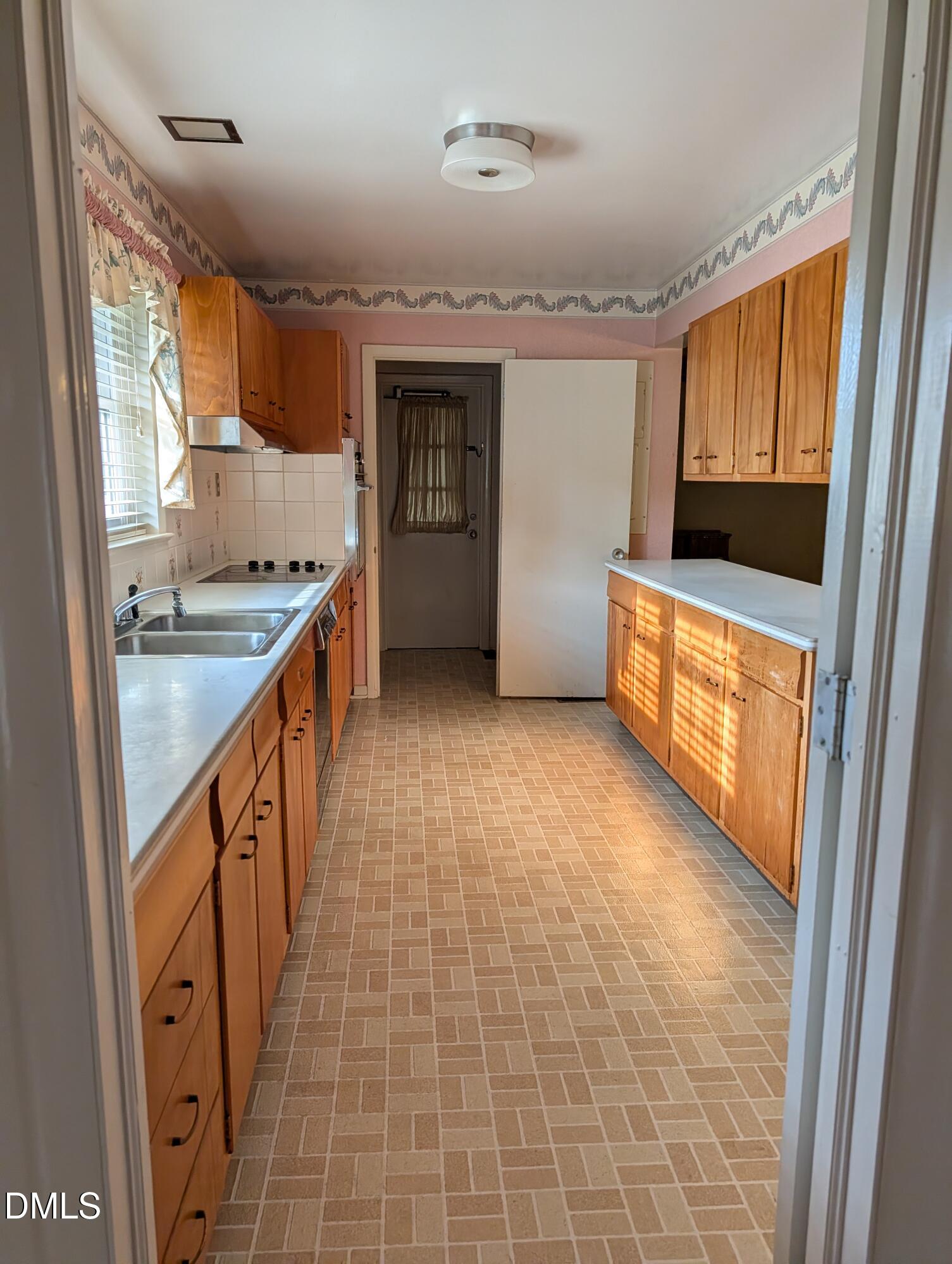 1708 Laurel Street Property Photo 8
