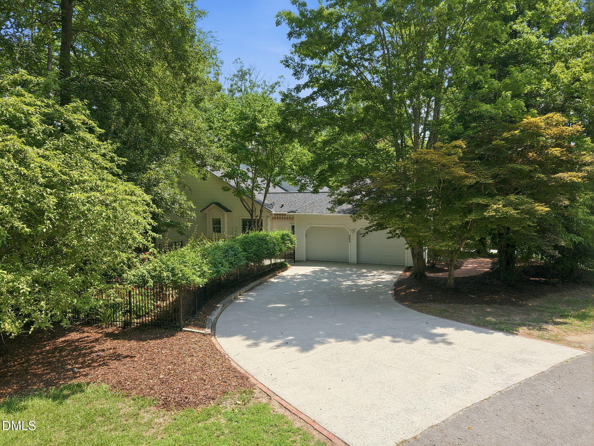 804 Millcroft Property Photo 1