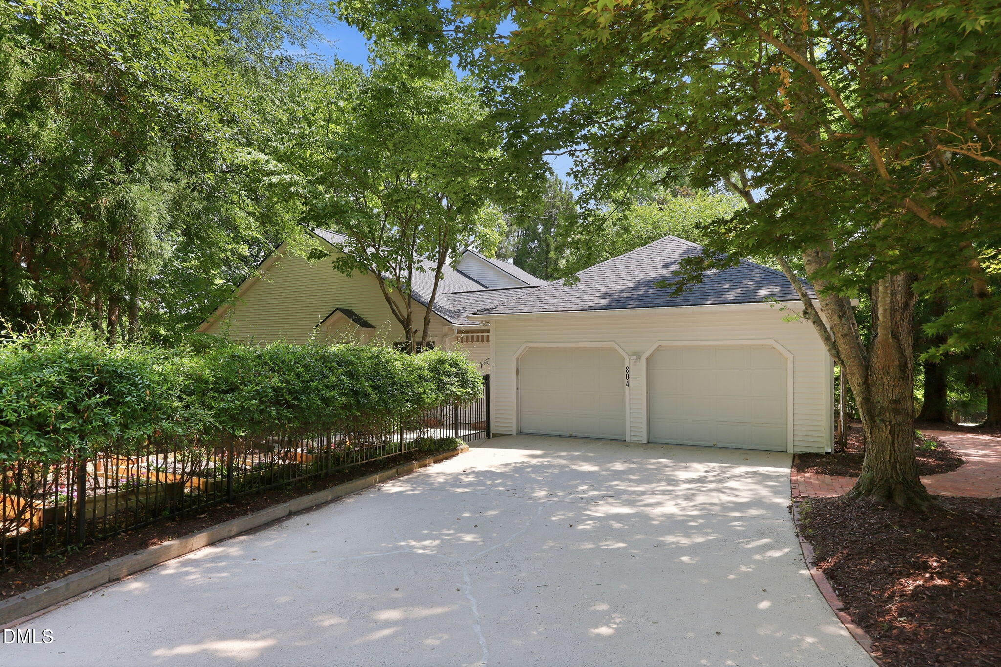 804 Millcroft Property Photo 3