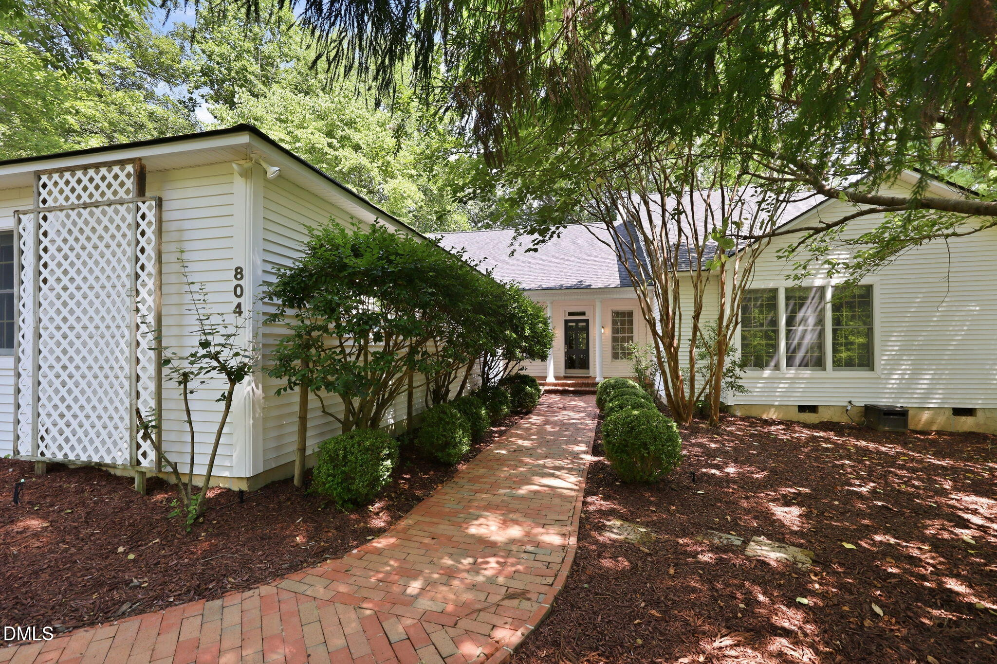 804 Millcroft Property Photo 4