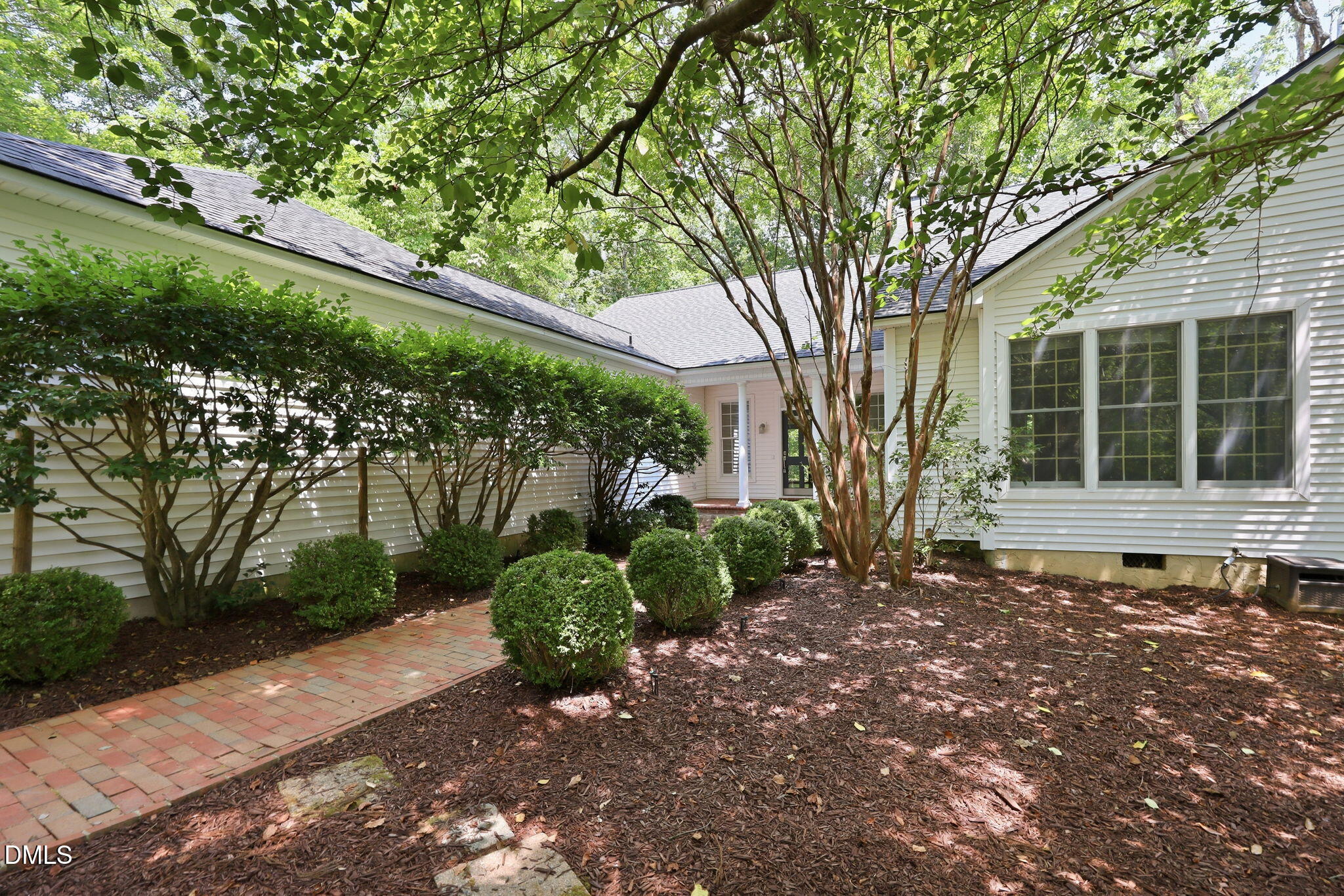 804 Millcroft Property Photo 8