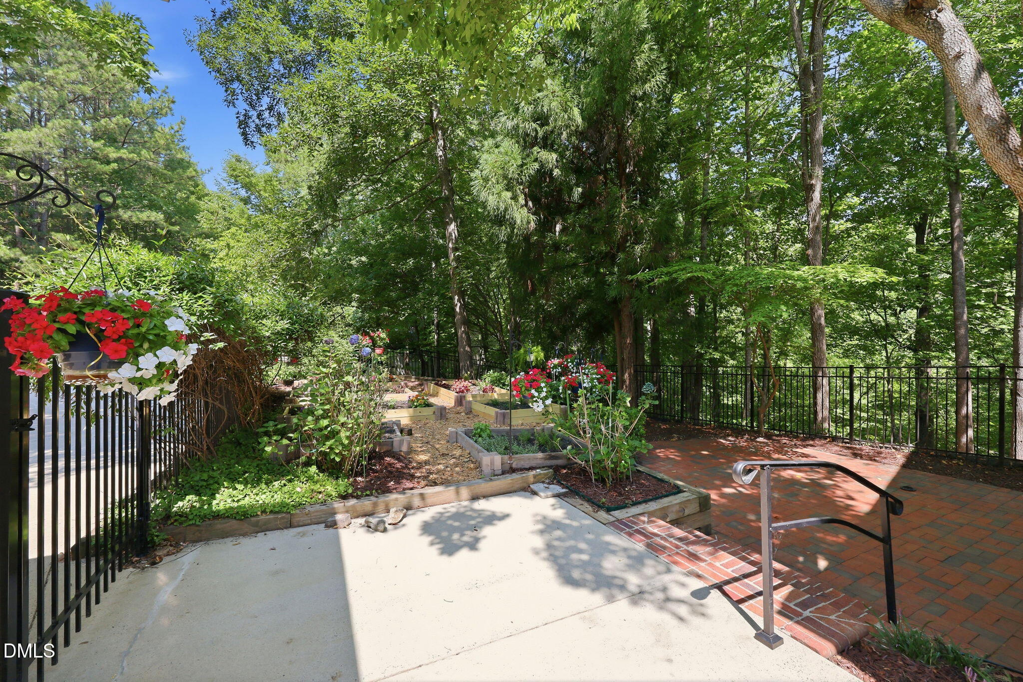 804 Millcroft Property Photo 10