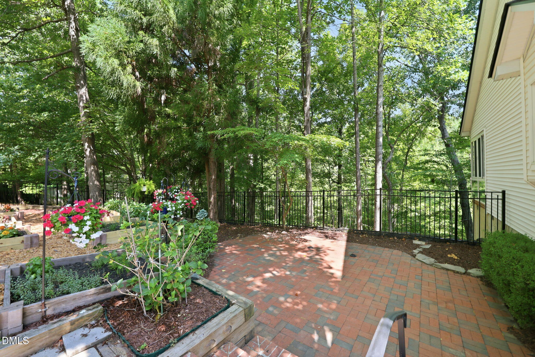 804 Millcroft Property Photo 11