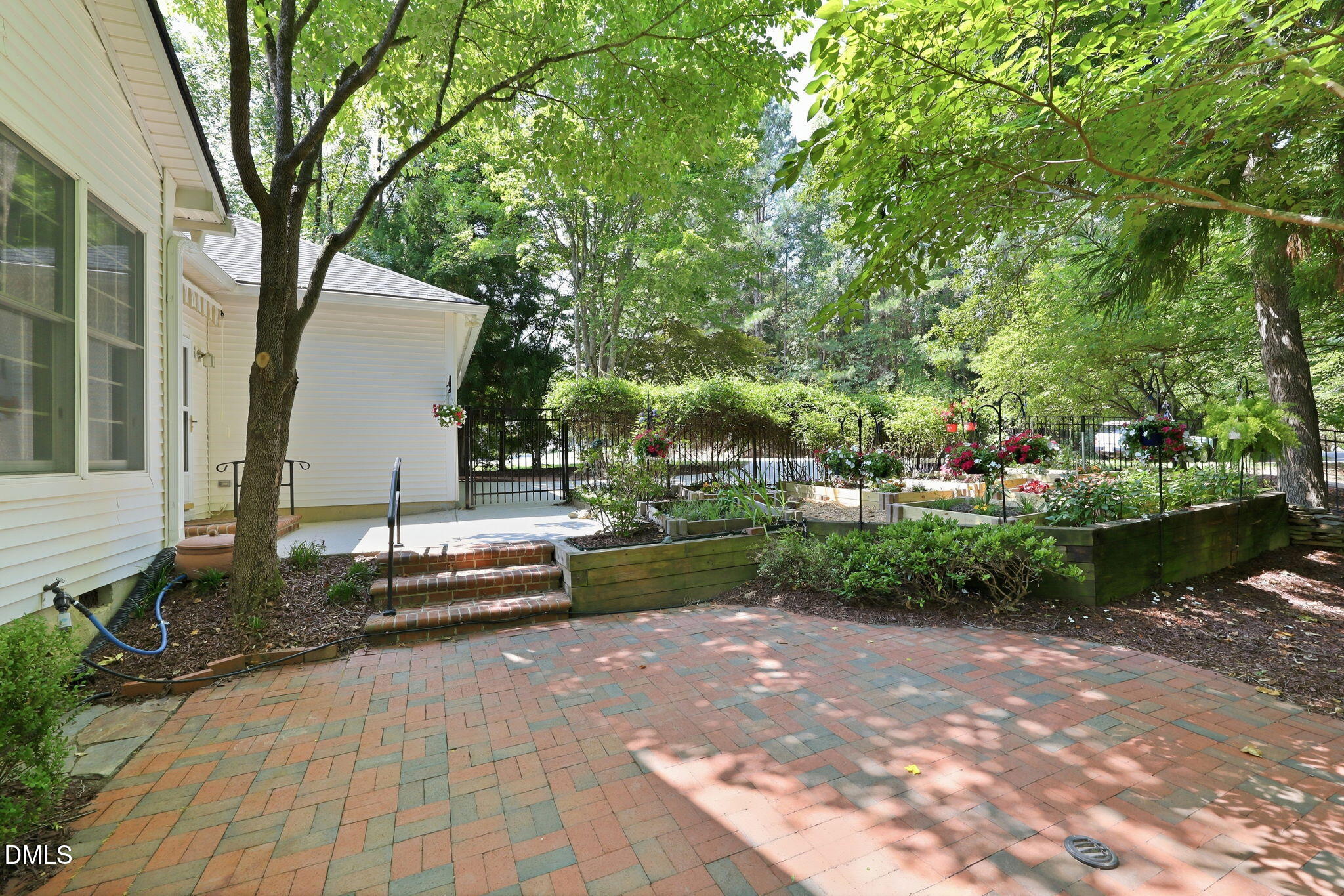 804 Millcroft Property Photo 12