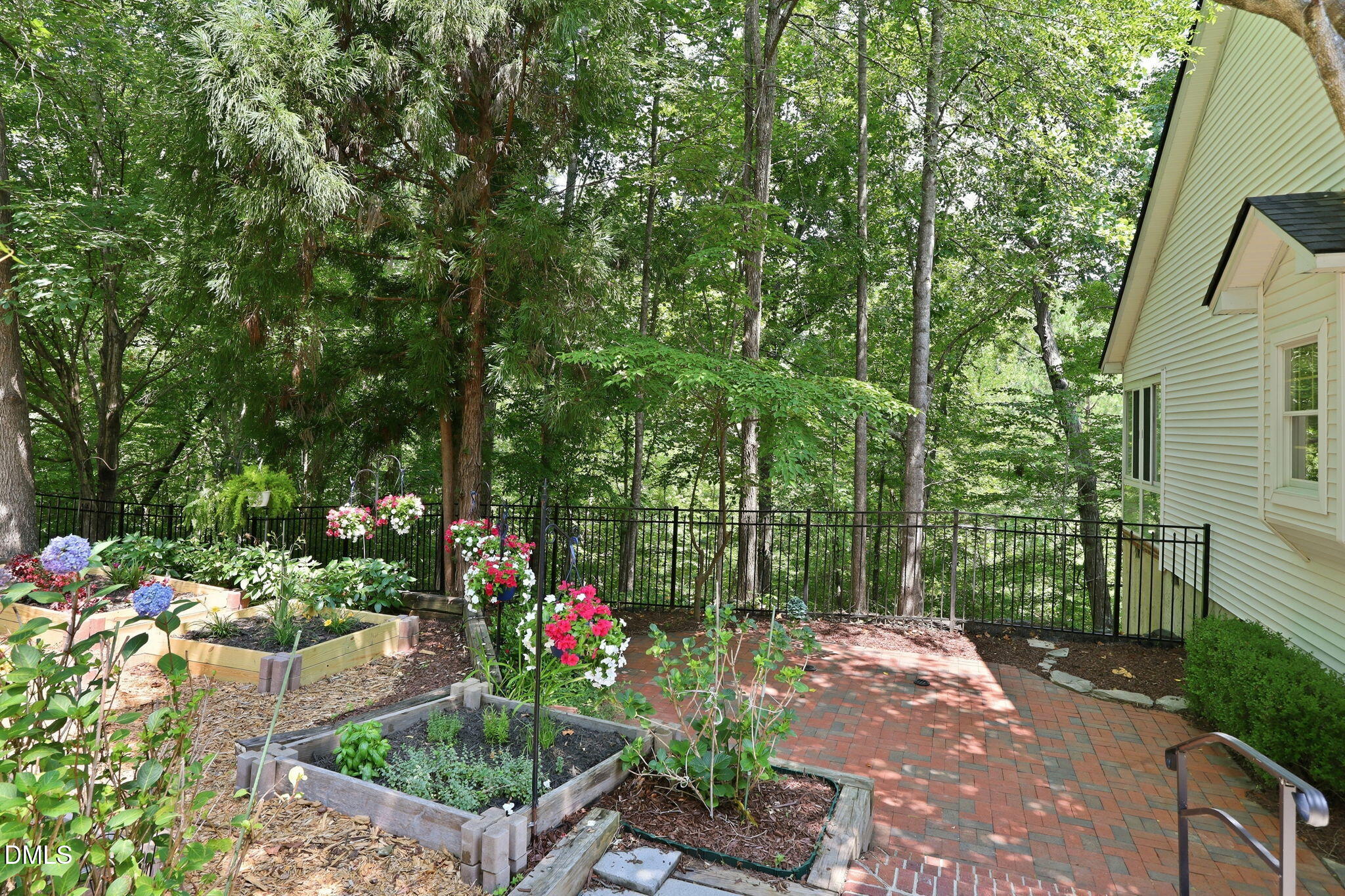 804 Millcroft Property Photo 13