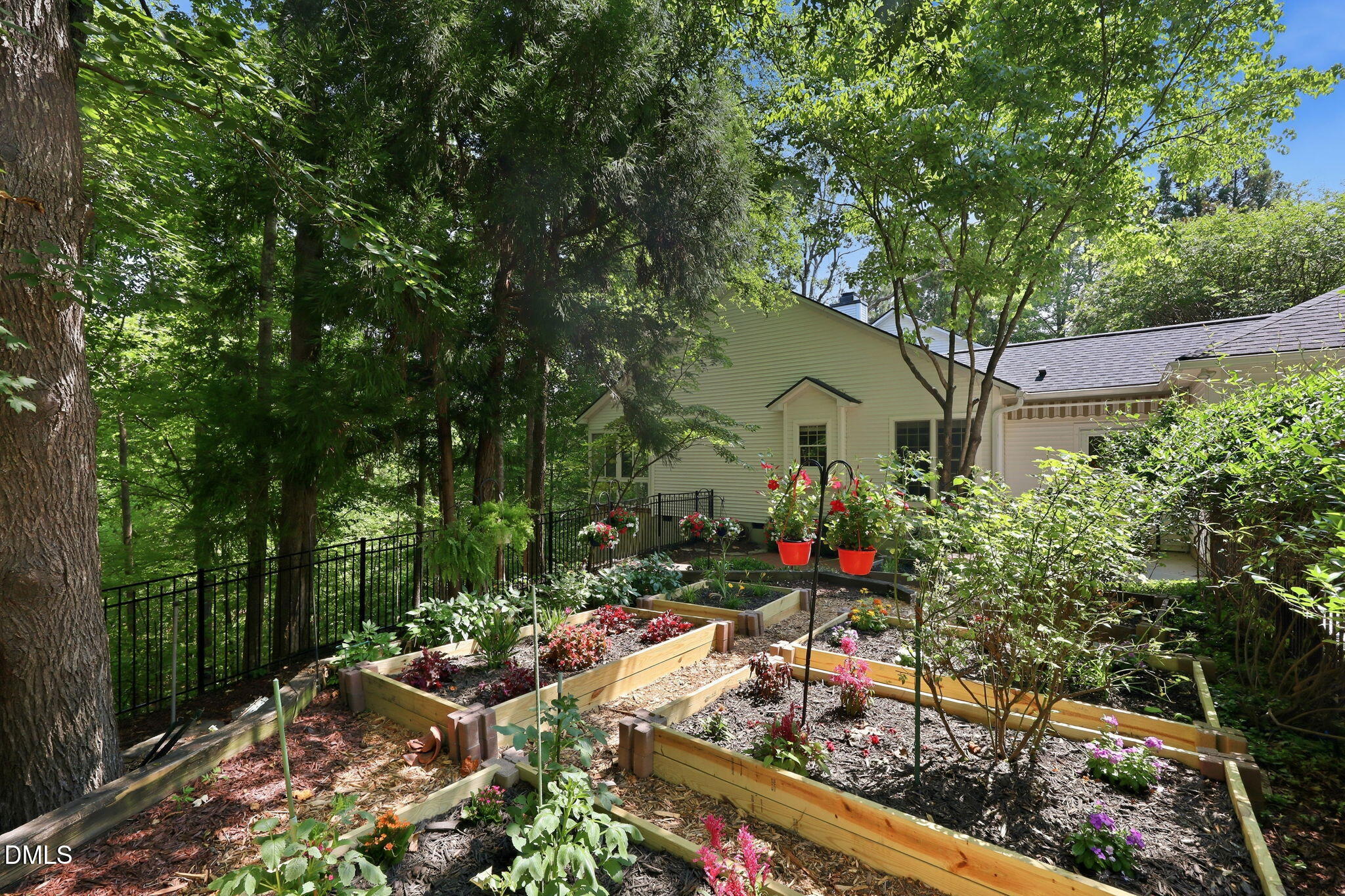 804 Millcroft Property Photo 14