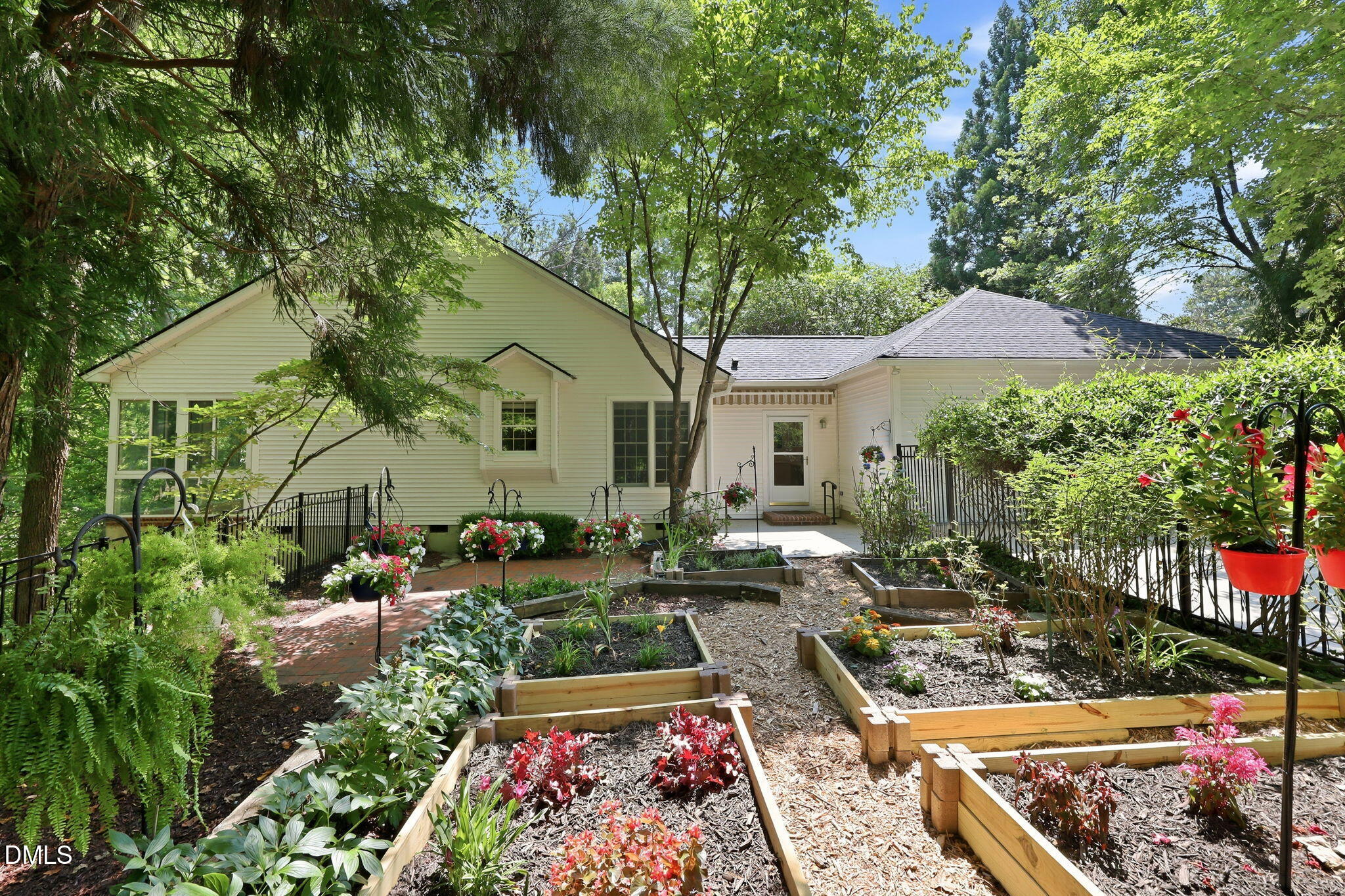 804 Millcroft Property Photo 15