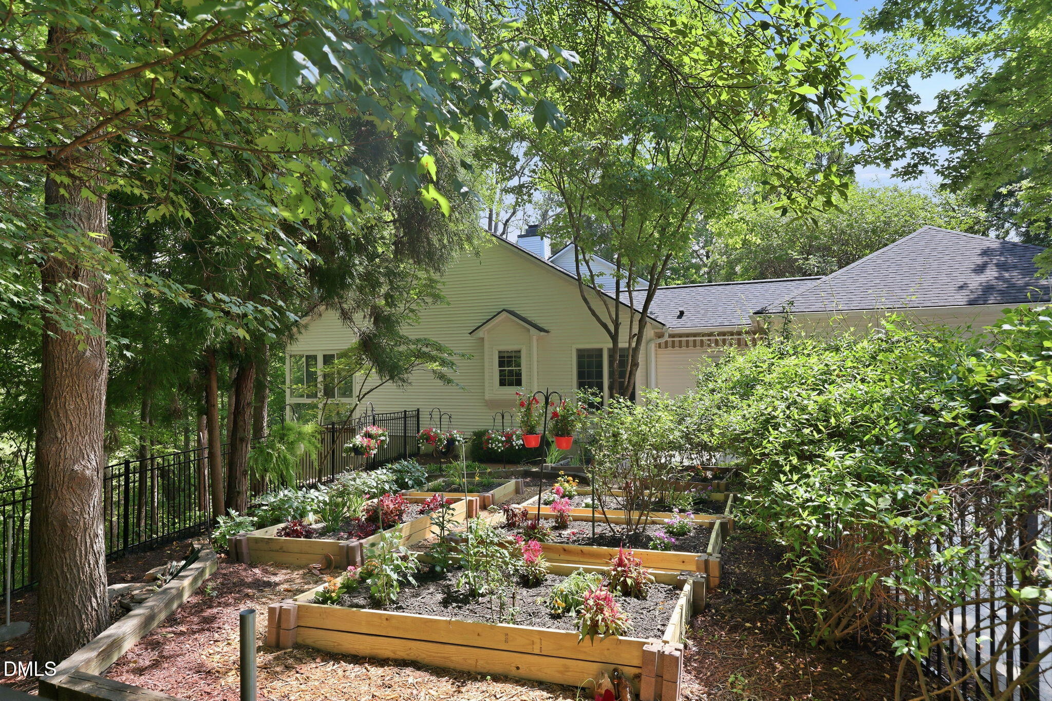 804 Millcroft Property Photo 16