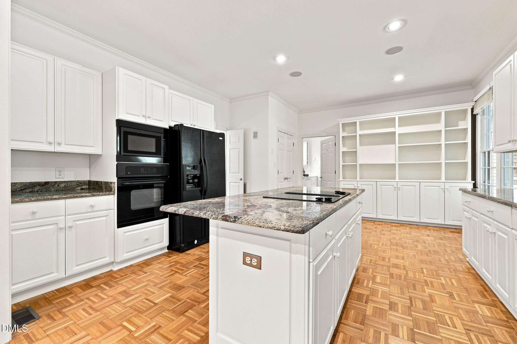 804 Millcroft Property Photo 32