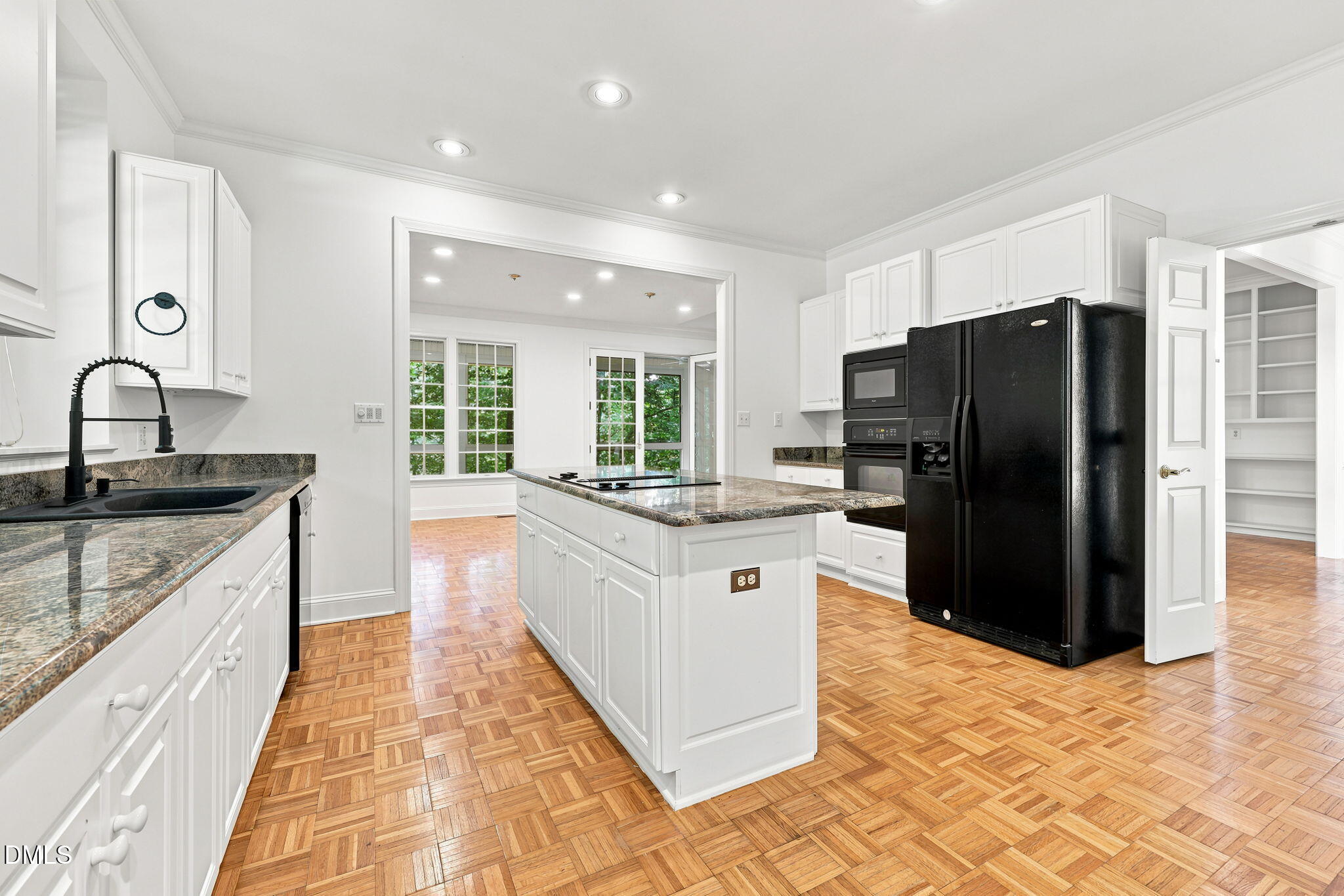 804 Millcroft Property Photo 33
