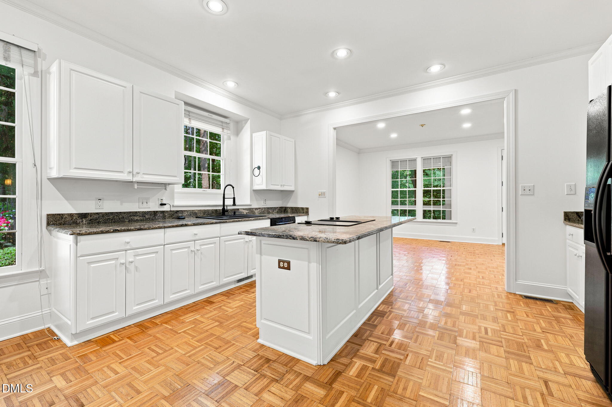 804 Millcroft Property Photo 34