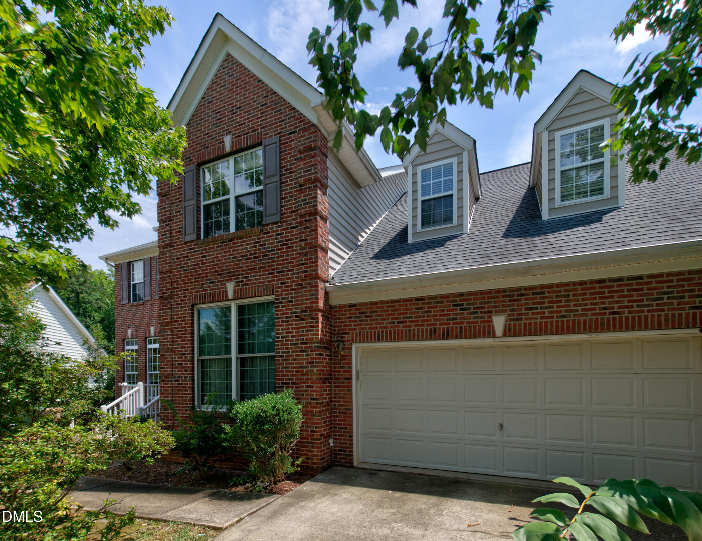 533 Carriage Woods Circle Property Photo 1