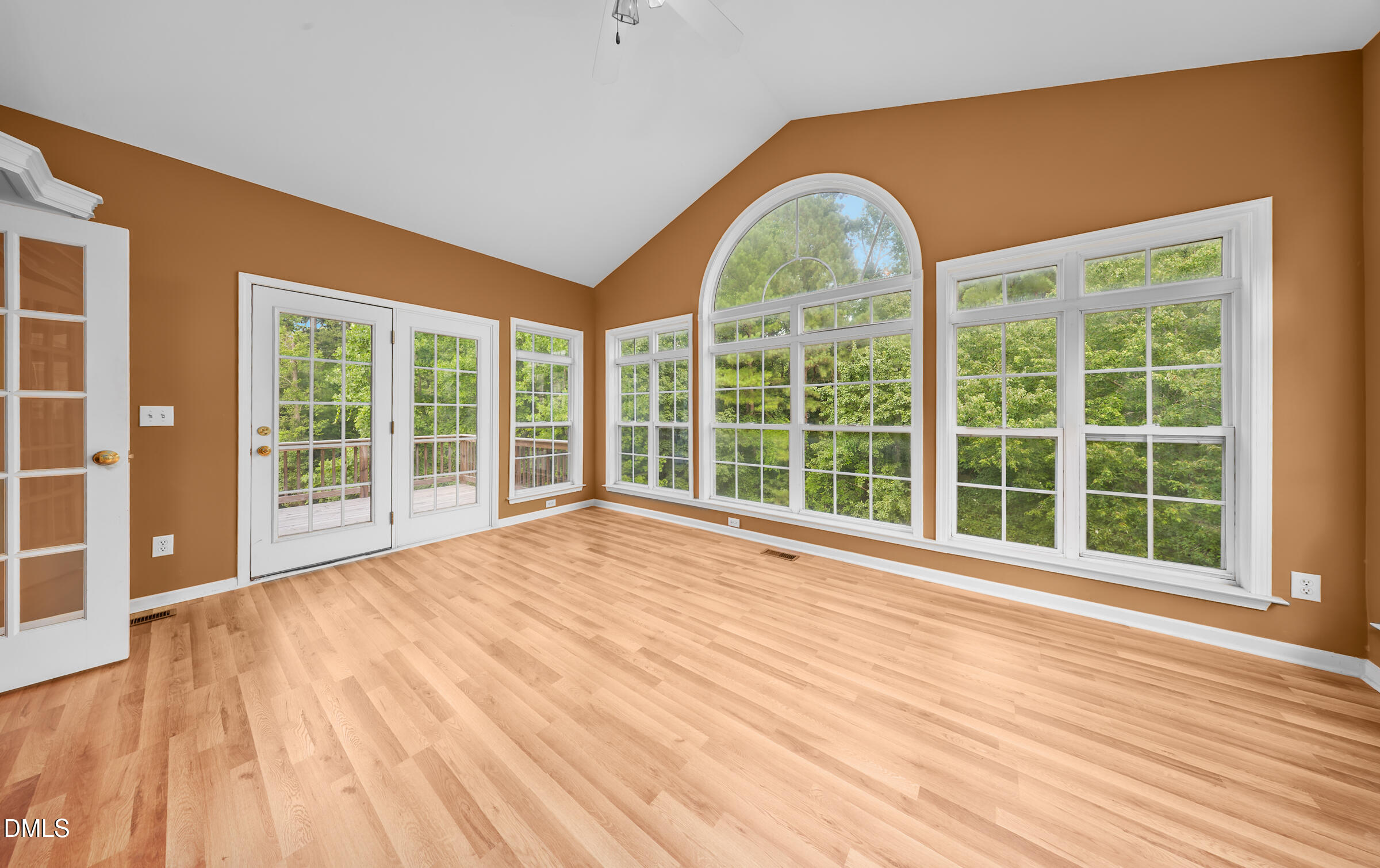 533 Carriage Woods Circle Property Photo 4