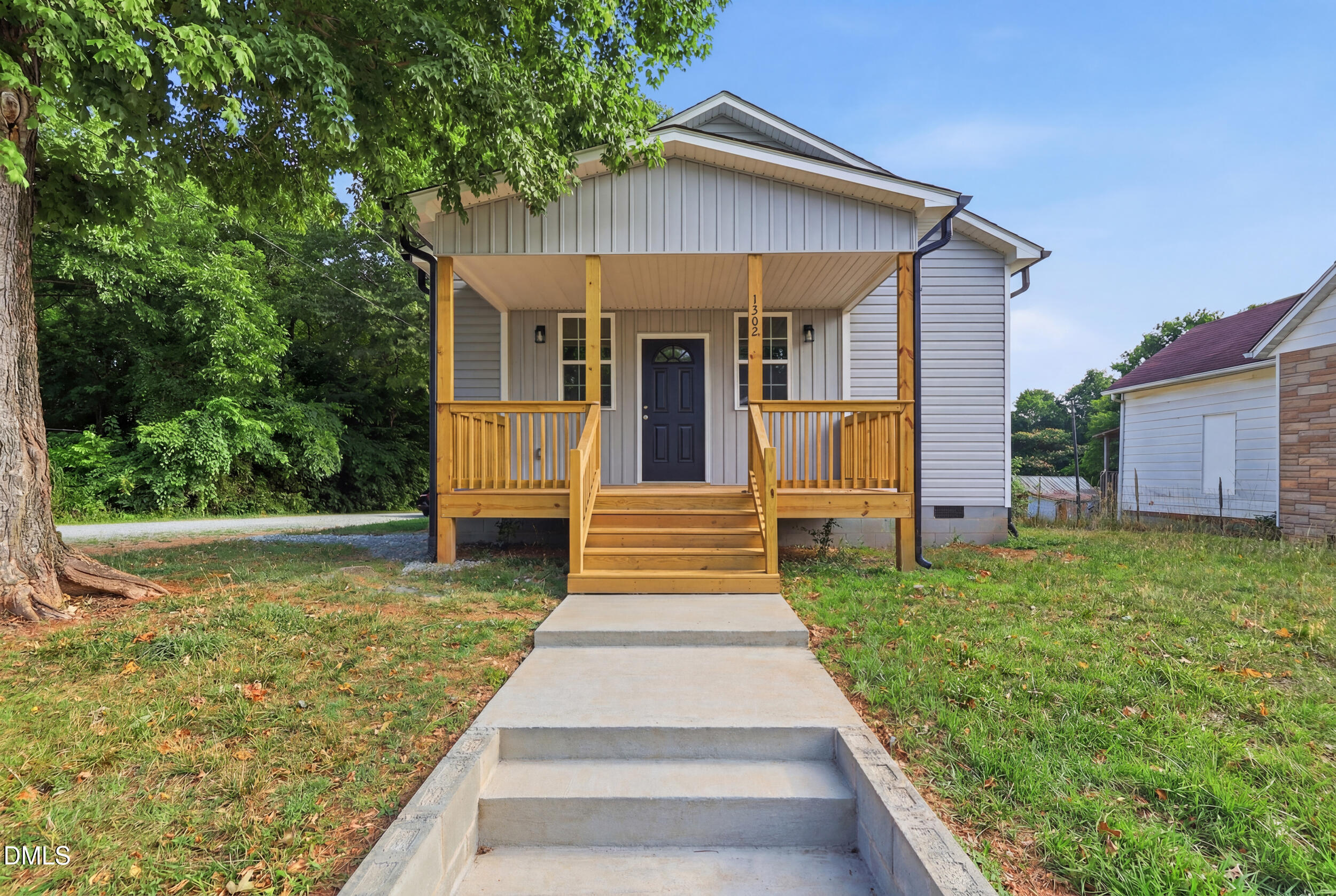 1302 Sidney Avenue Property Photo 1