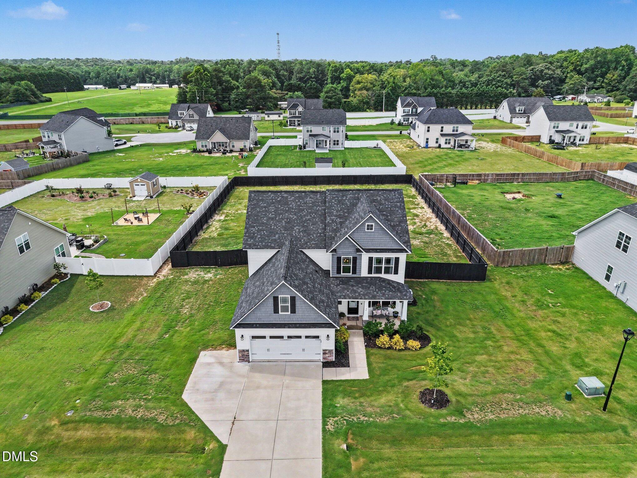 96 Looping Horse Circle Property Photo 2