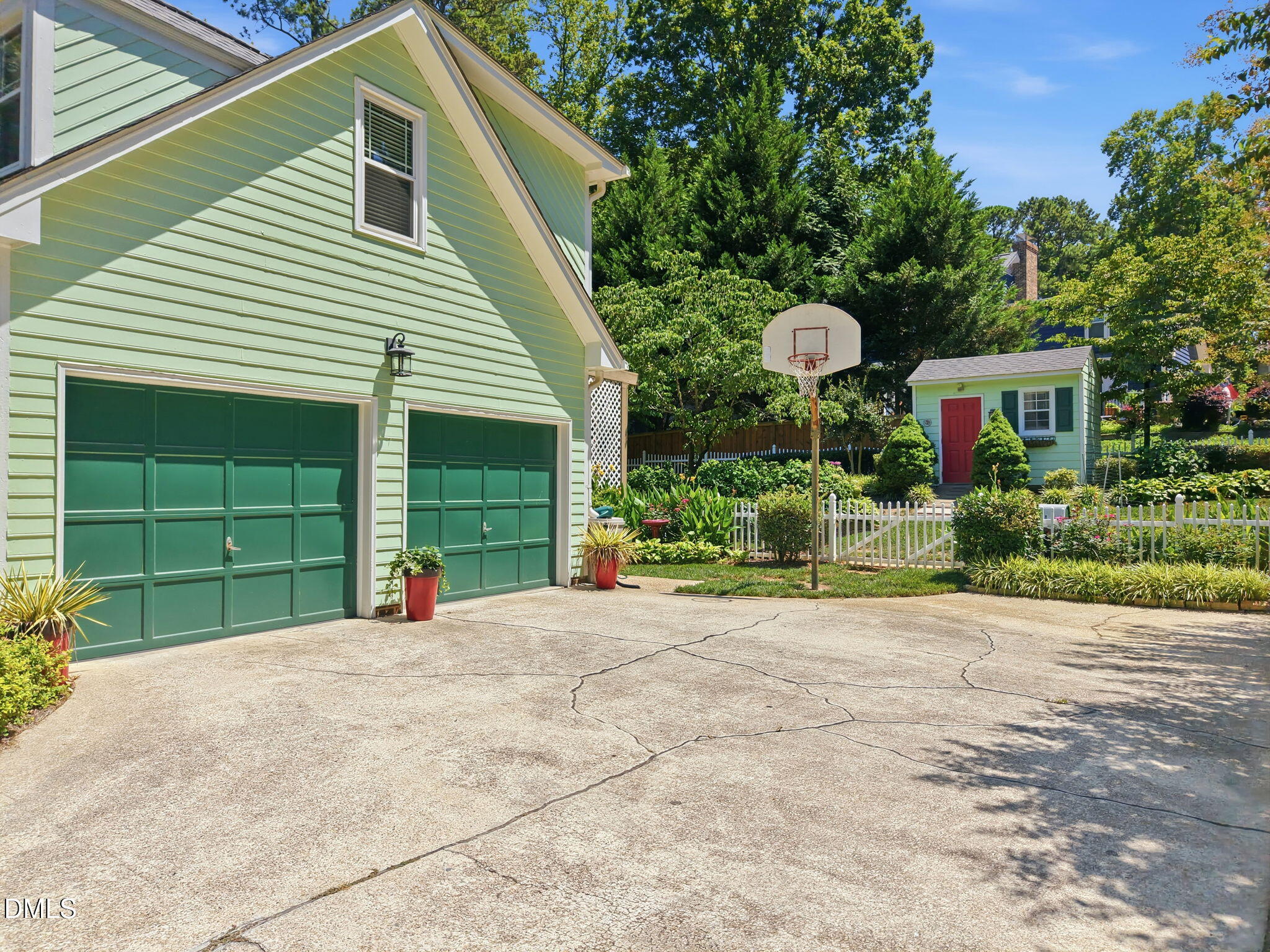 206 Whitehall Way Property Photo 4