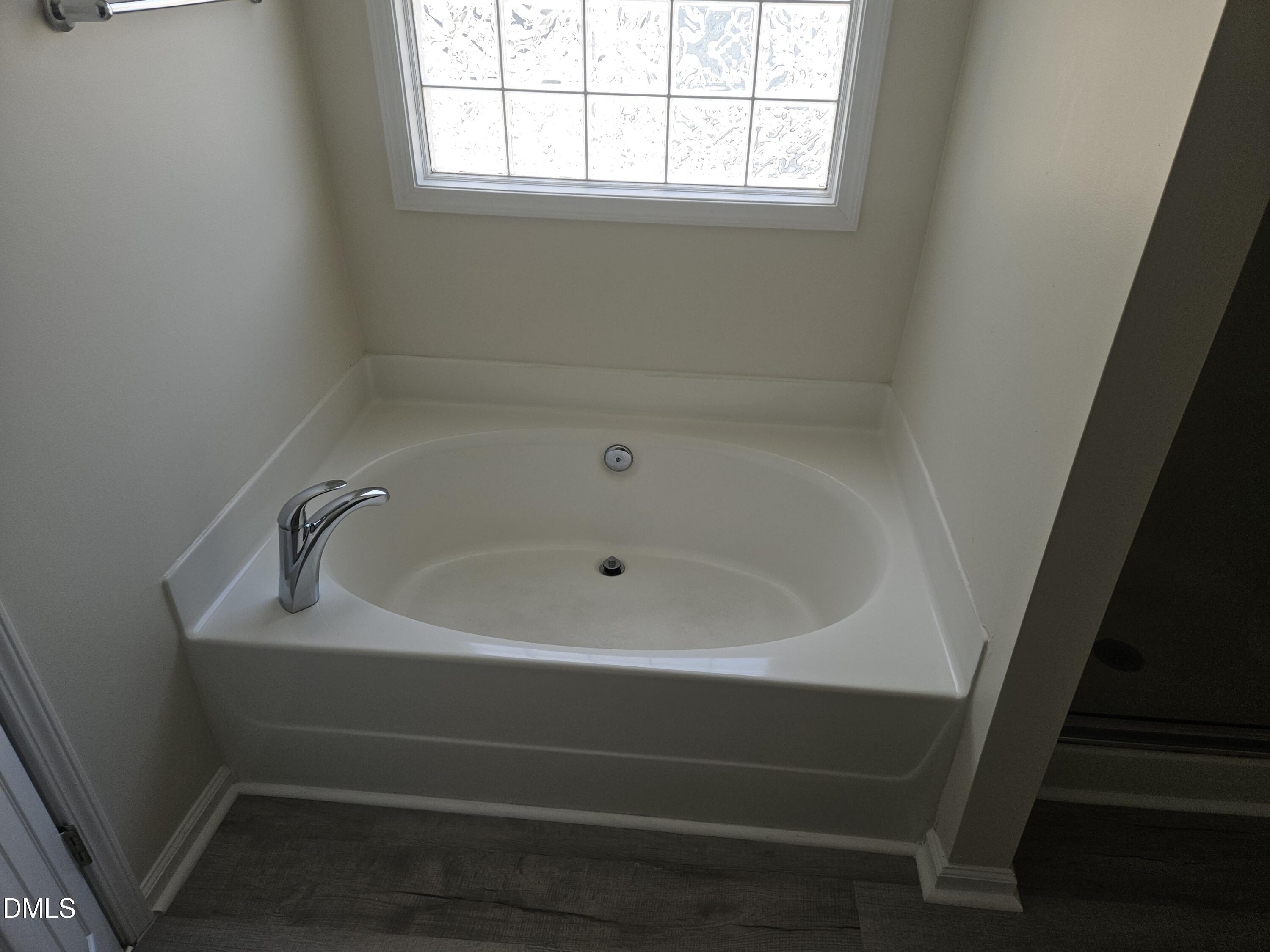 5900 Wynmore Road Property Photo 12