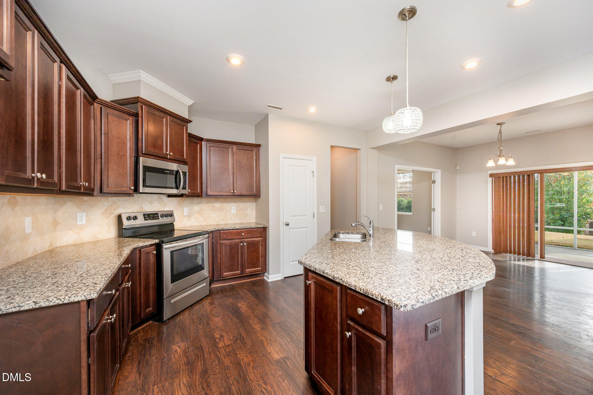 18 Dover Ridge Court Property Photo 9