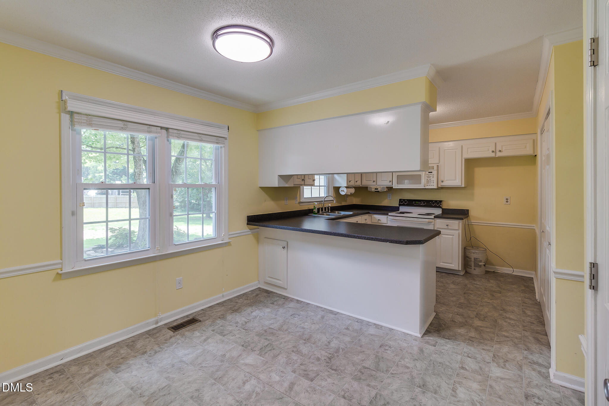 4124 Iverson Street Property Photo 10