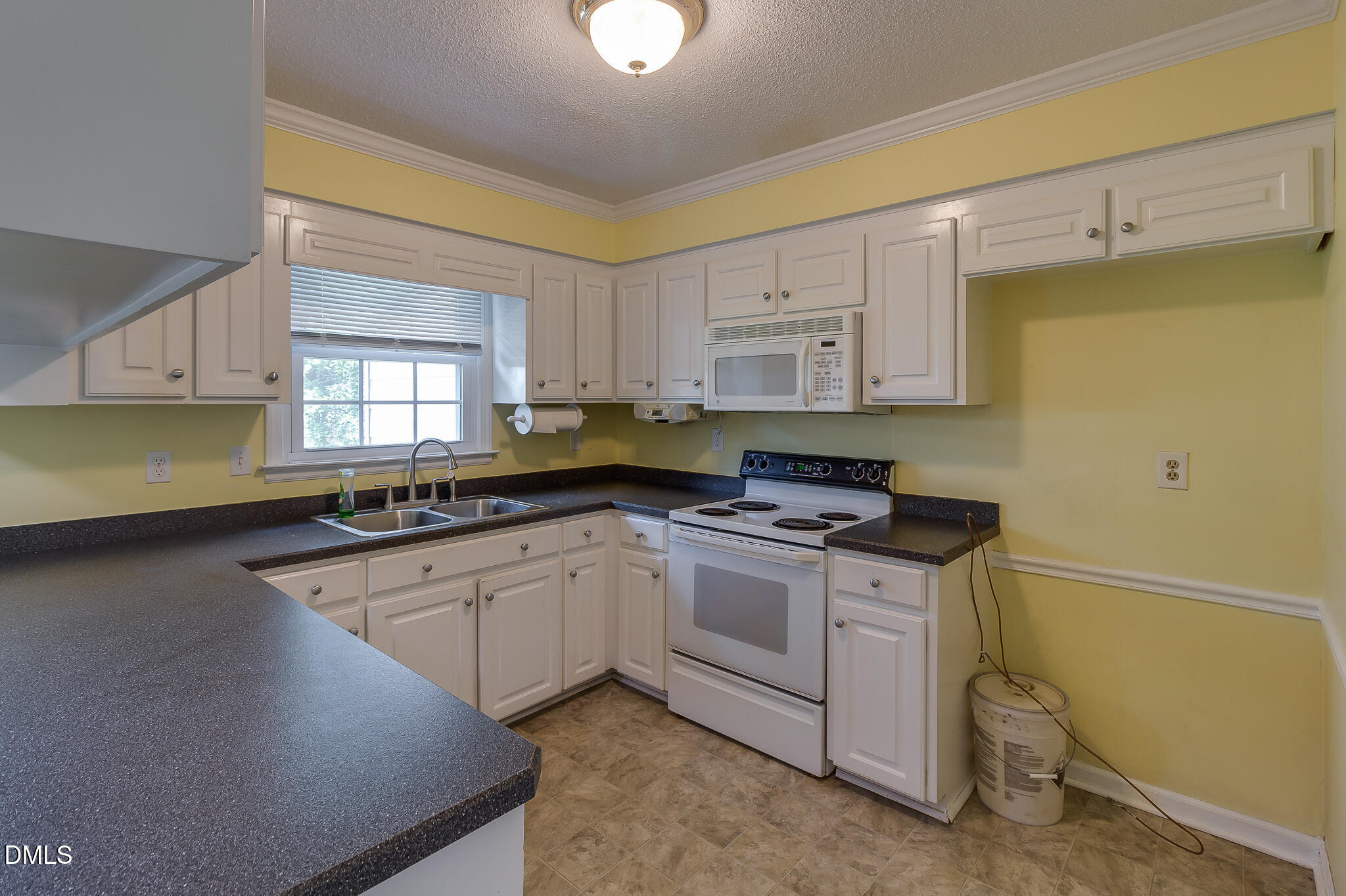 4124 Iverson Street Property Photo 12