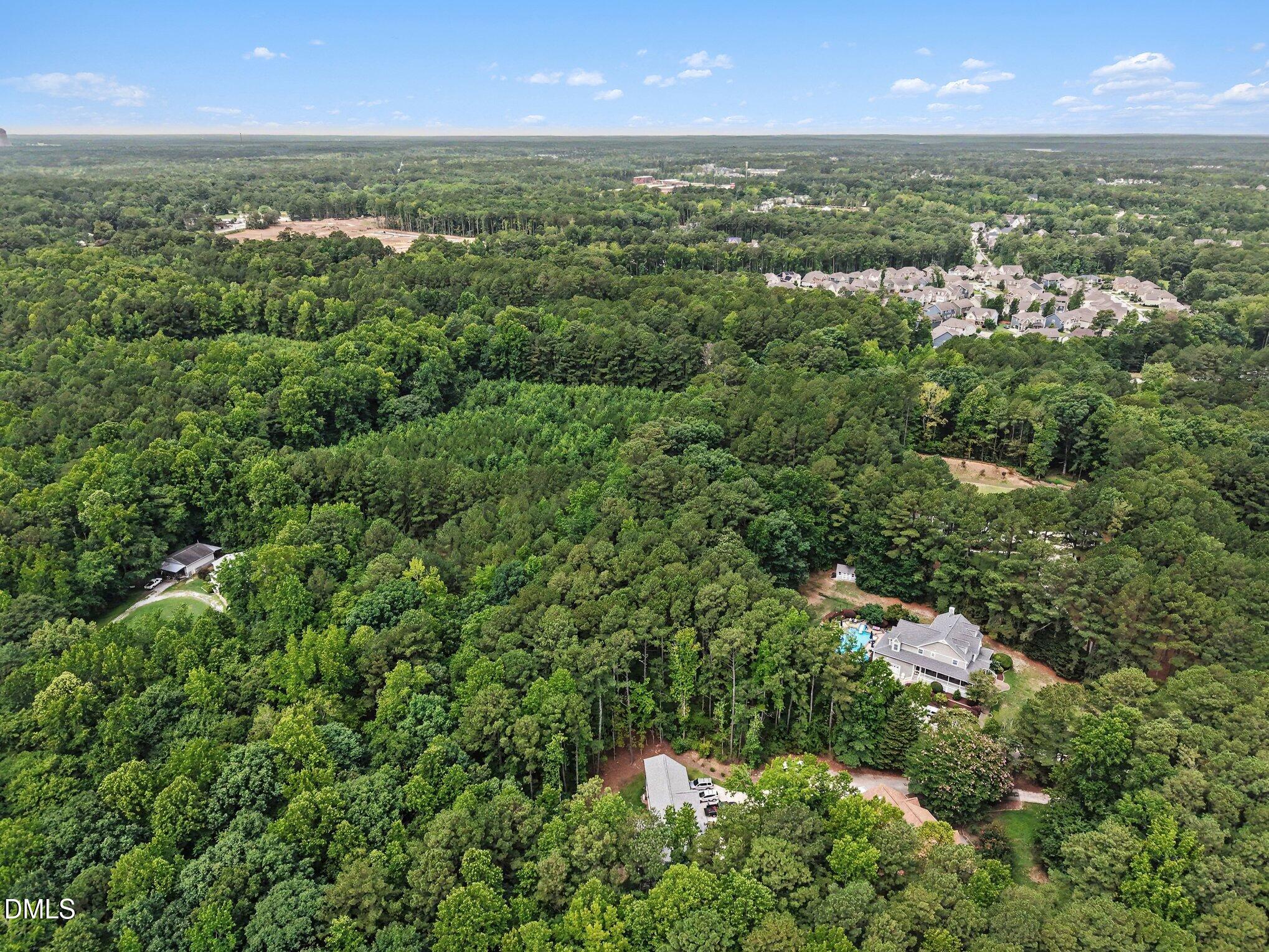 1009 Winding Creek Road Property Photo 3