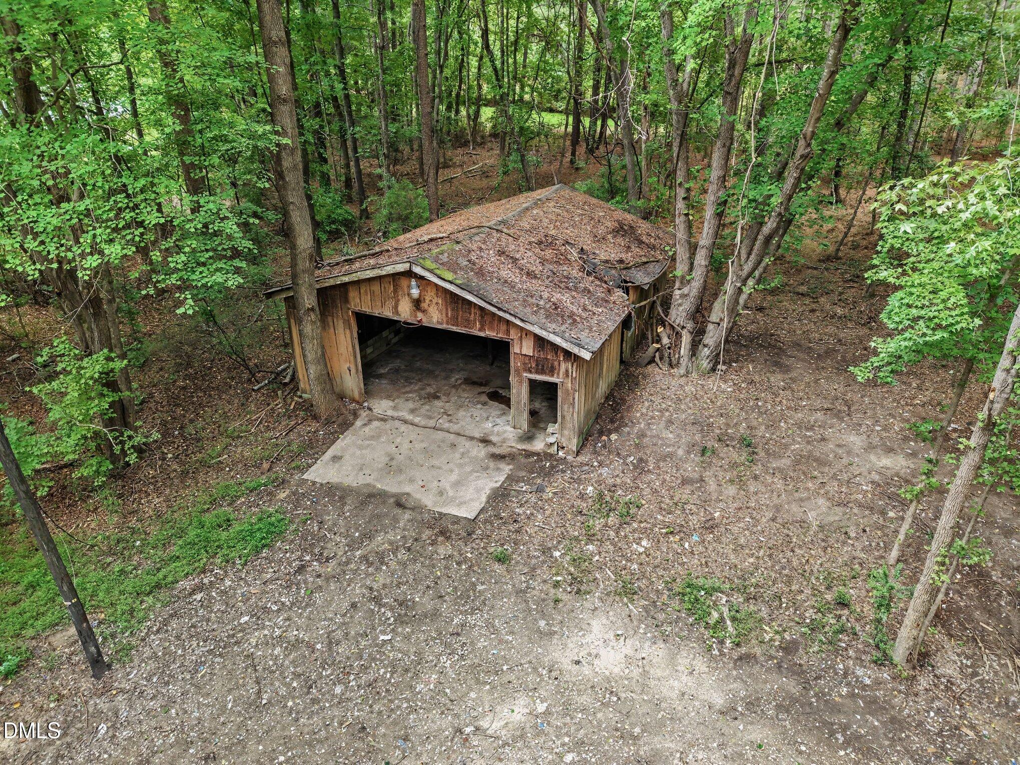 1009 Winding Creek Road Property Photo 4