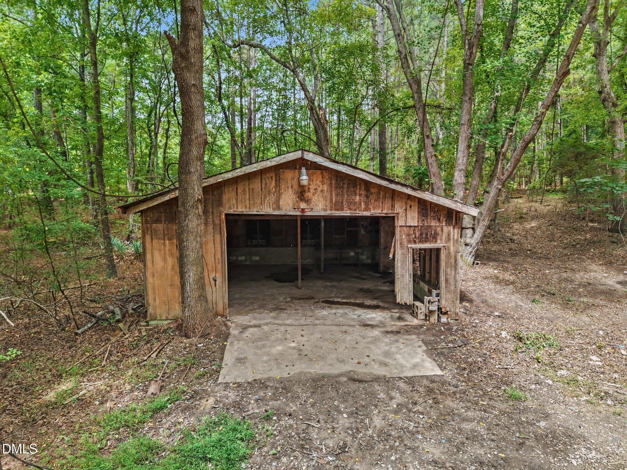 1009 Winding Creek Road Property Photo 14