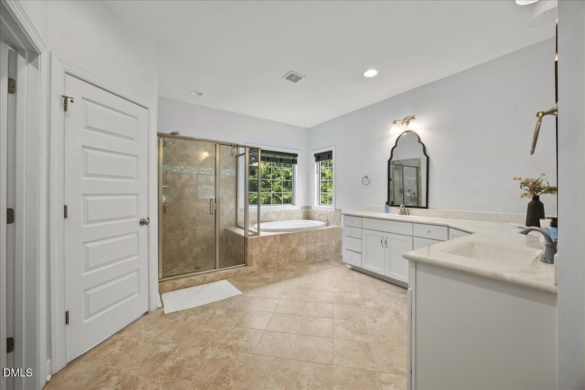 2417 Sterling Crest Drive Property Photo 12