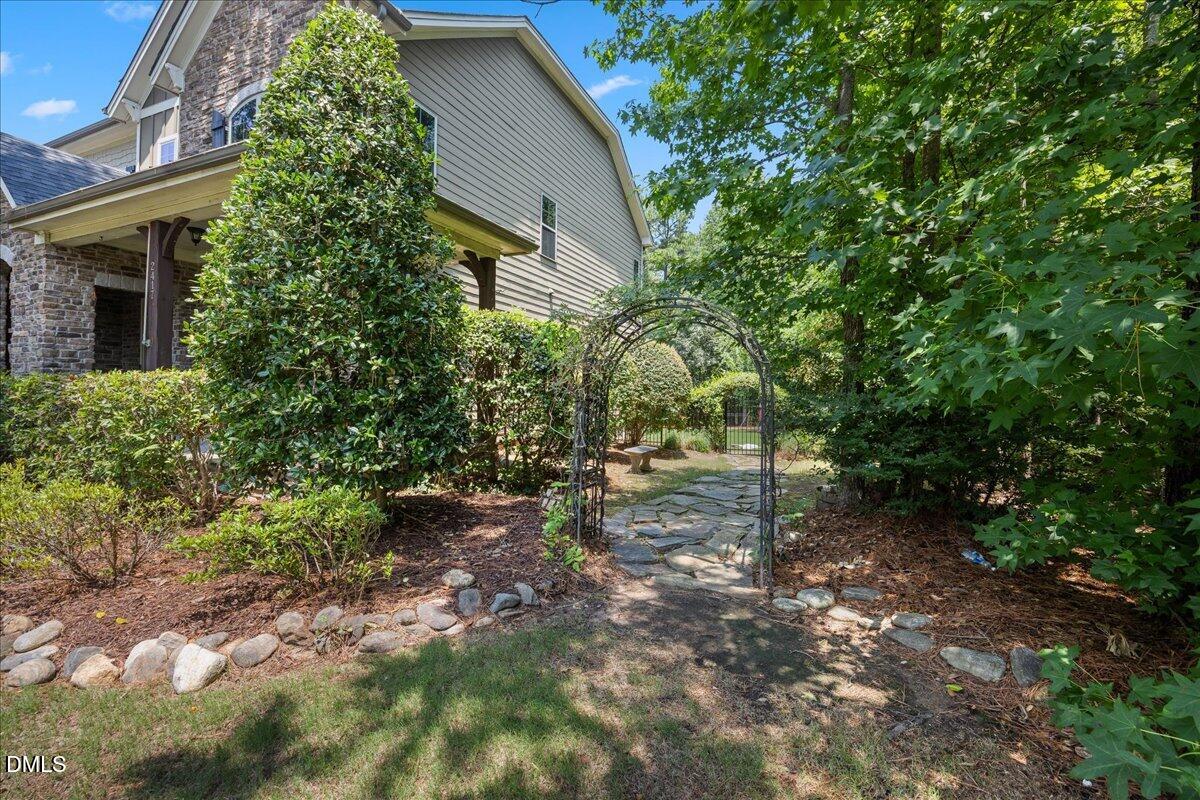 2417 Sterling Crest Drive Property Photo 17