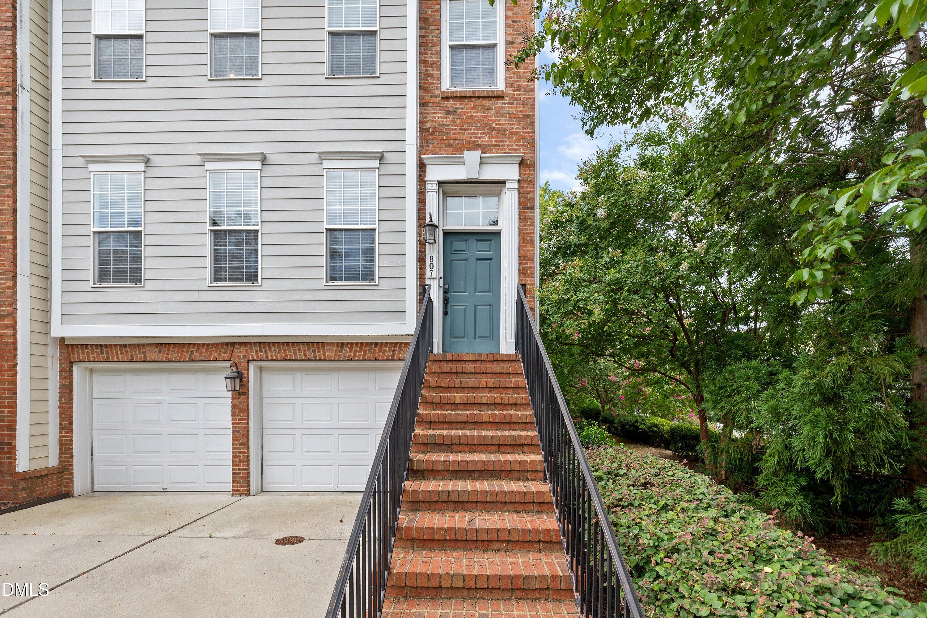 807 Kirkeenan Circle Property Photo 3