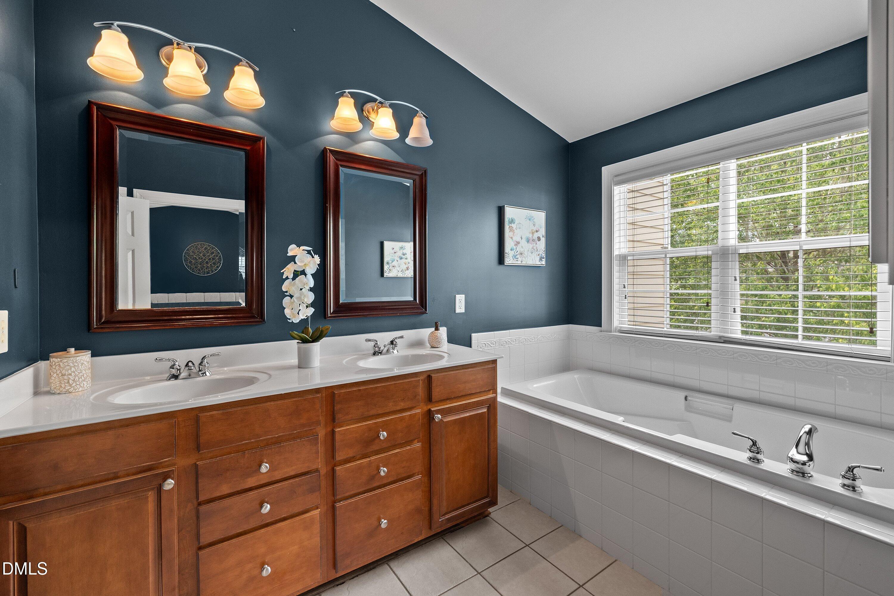807 Kirkeenan Circle Property Photo 31