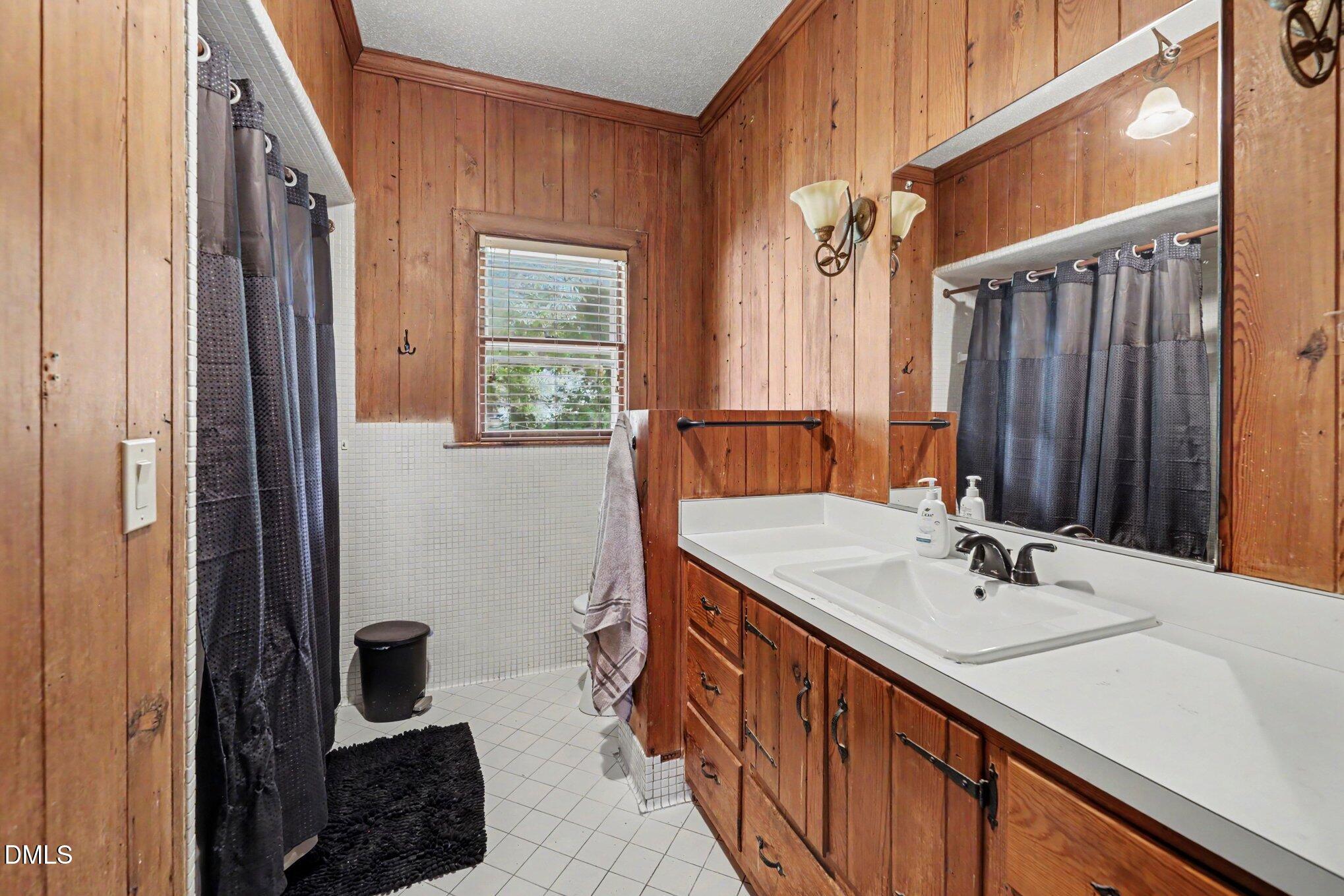 1211 E Willowbrook Drive Property Photo 7
