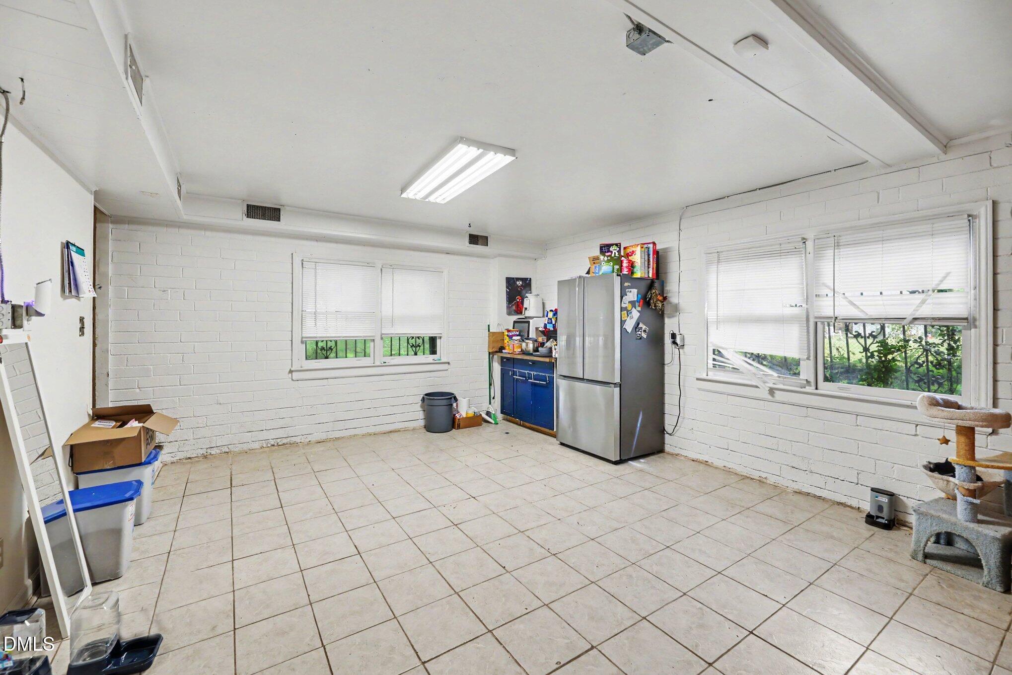 1211 E Willowbrook Drive Property Photo 20