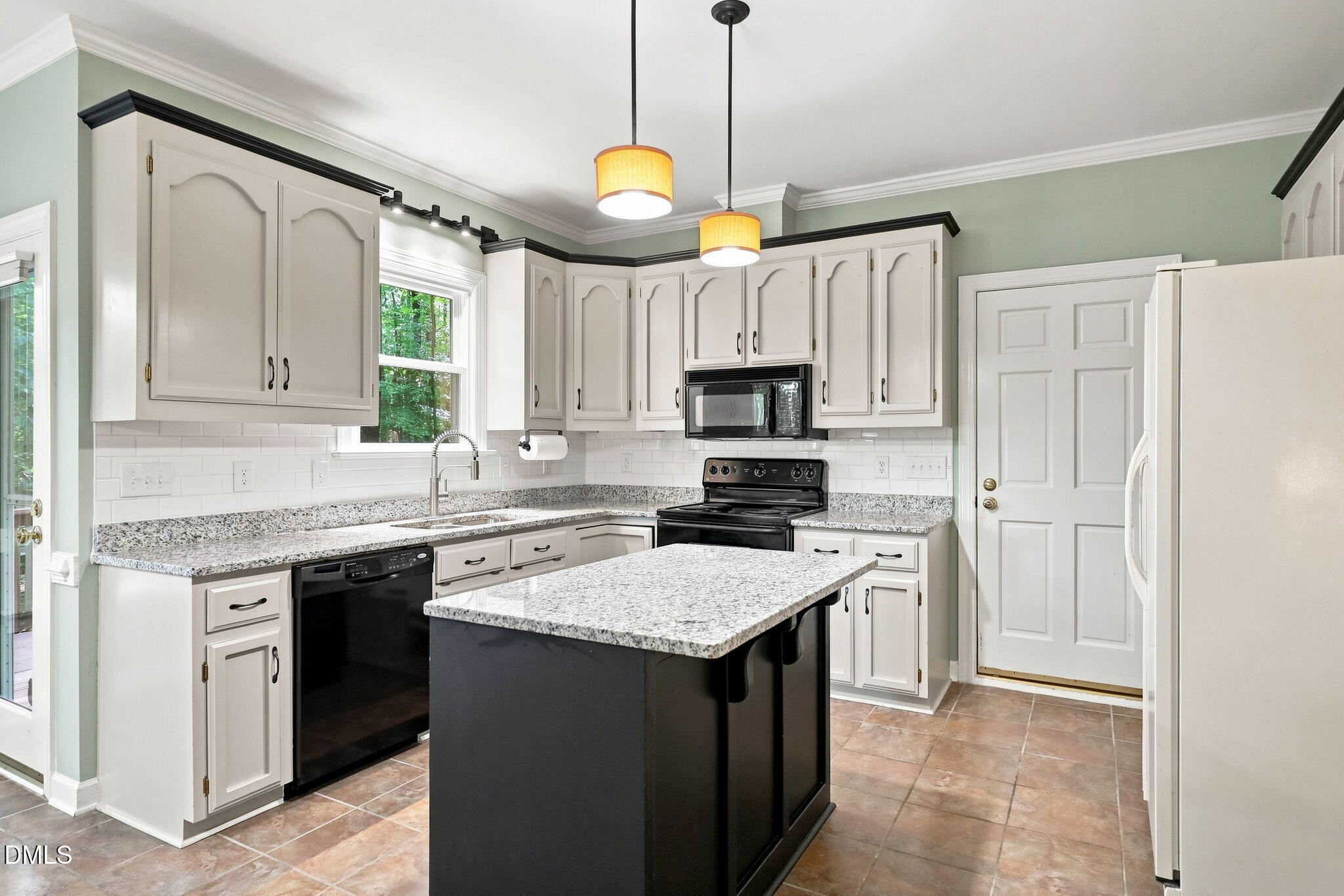 12204 Warwickshire Way Property Photo 18