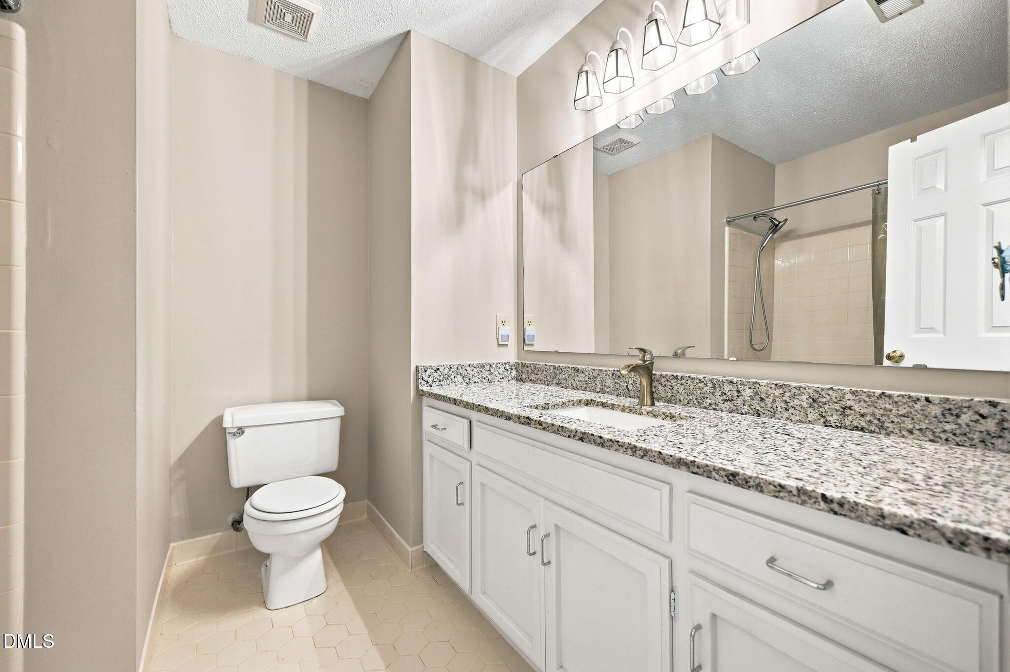 12204 Warwickshire Way Property Photo 29