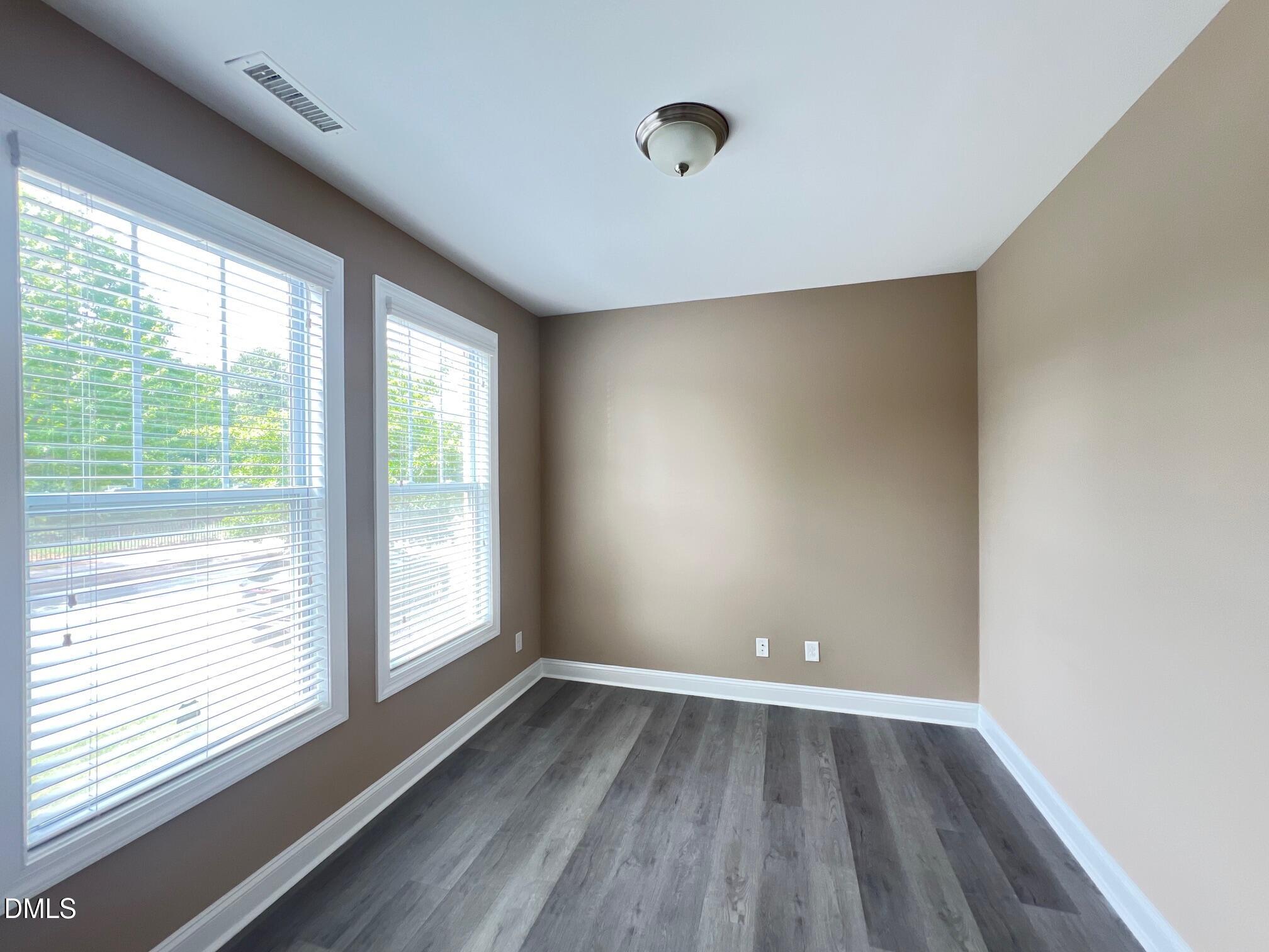 923 Rosepine Drive Property Photo 3