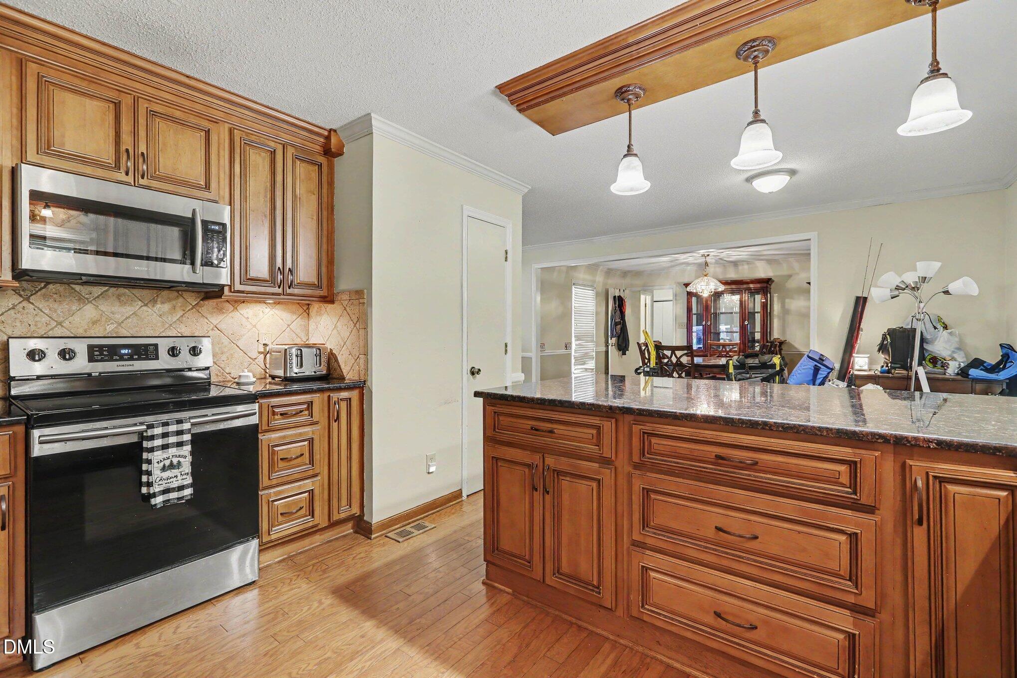 118 Laurston Court Property Photo 7