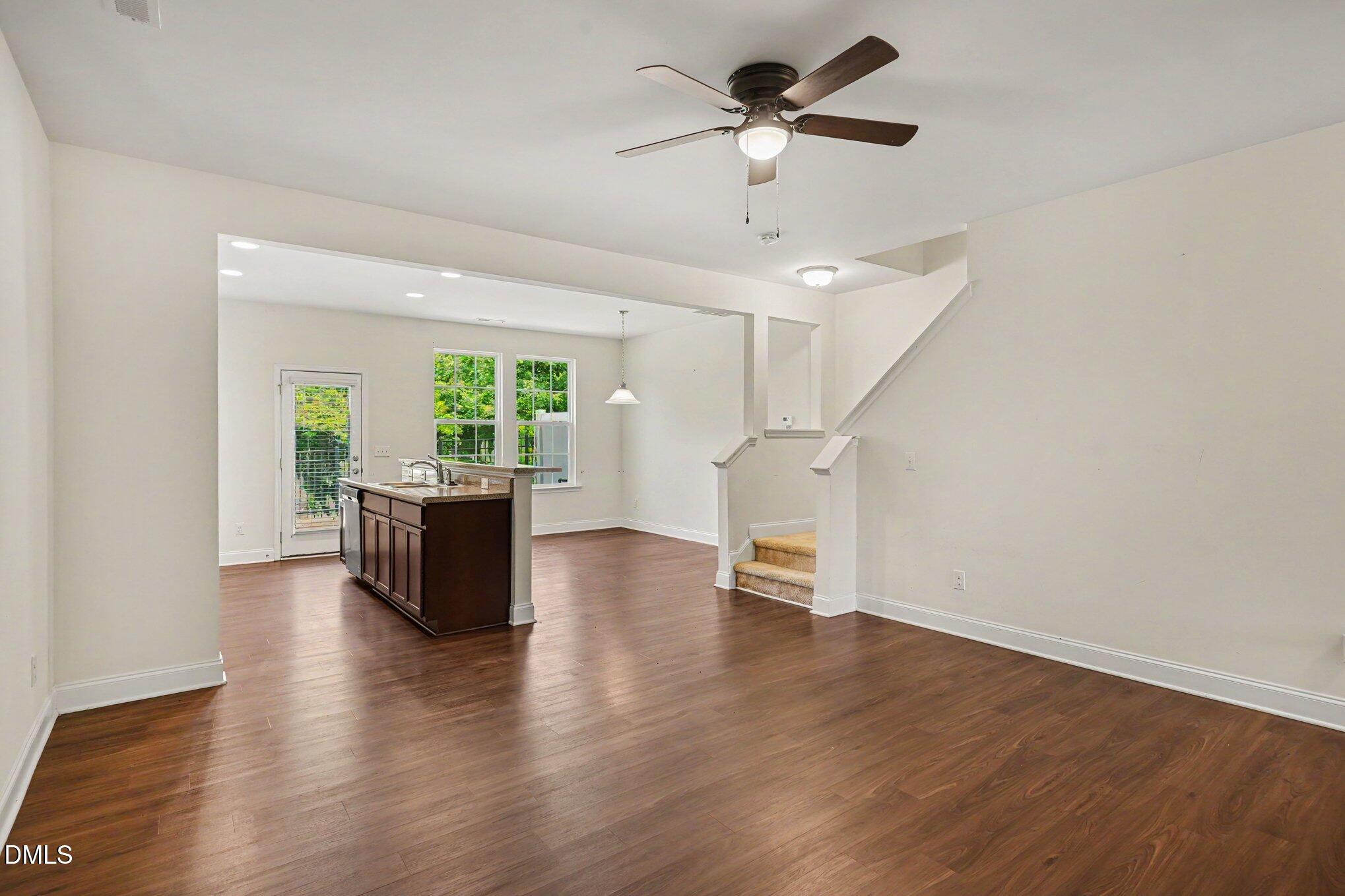 270 E Porthaven Way Property Photo 8