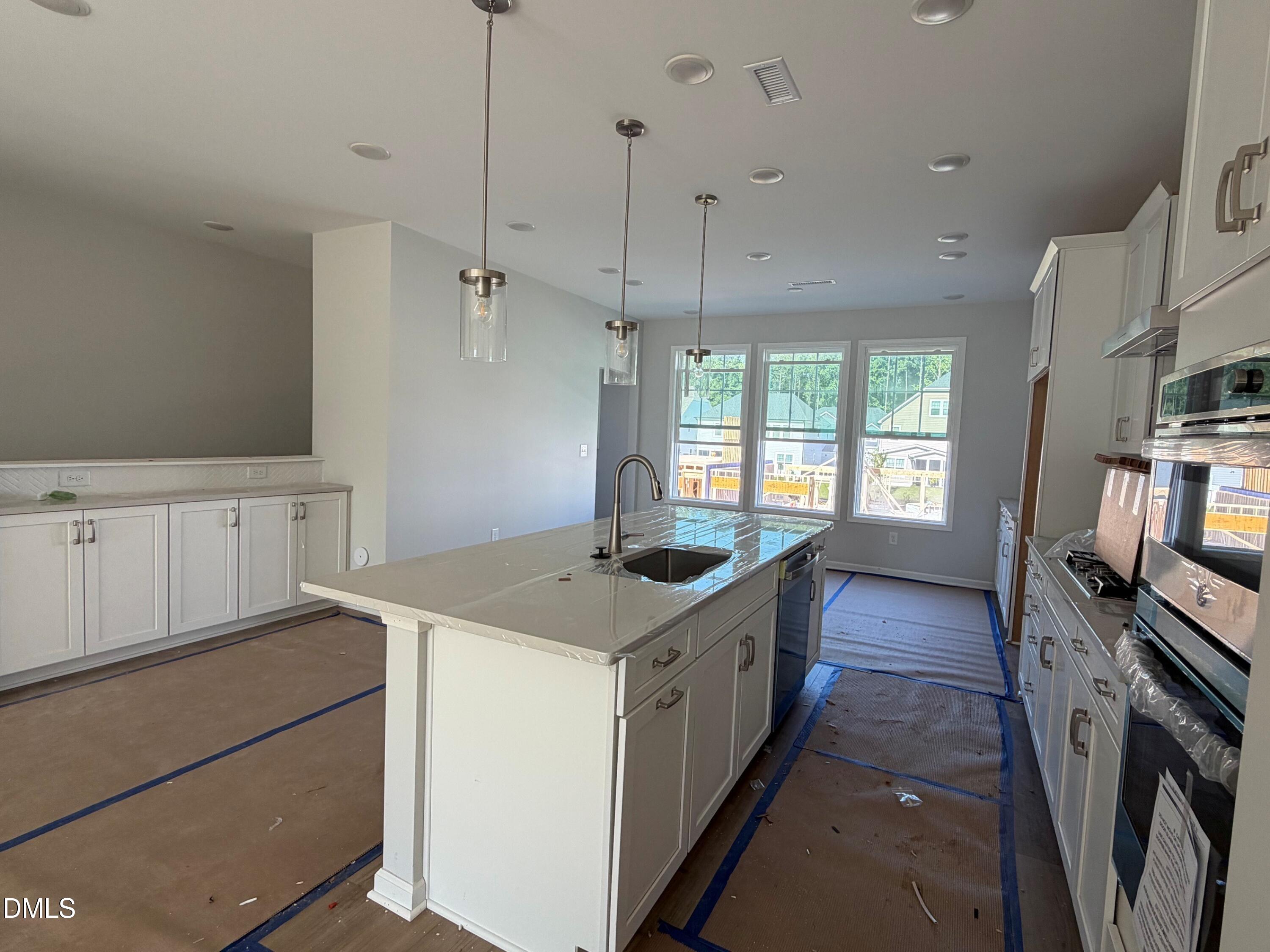 9045 Hazy Jade Way Property Photo 3