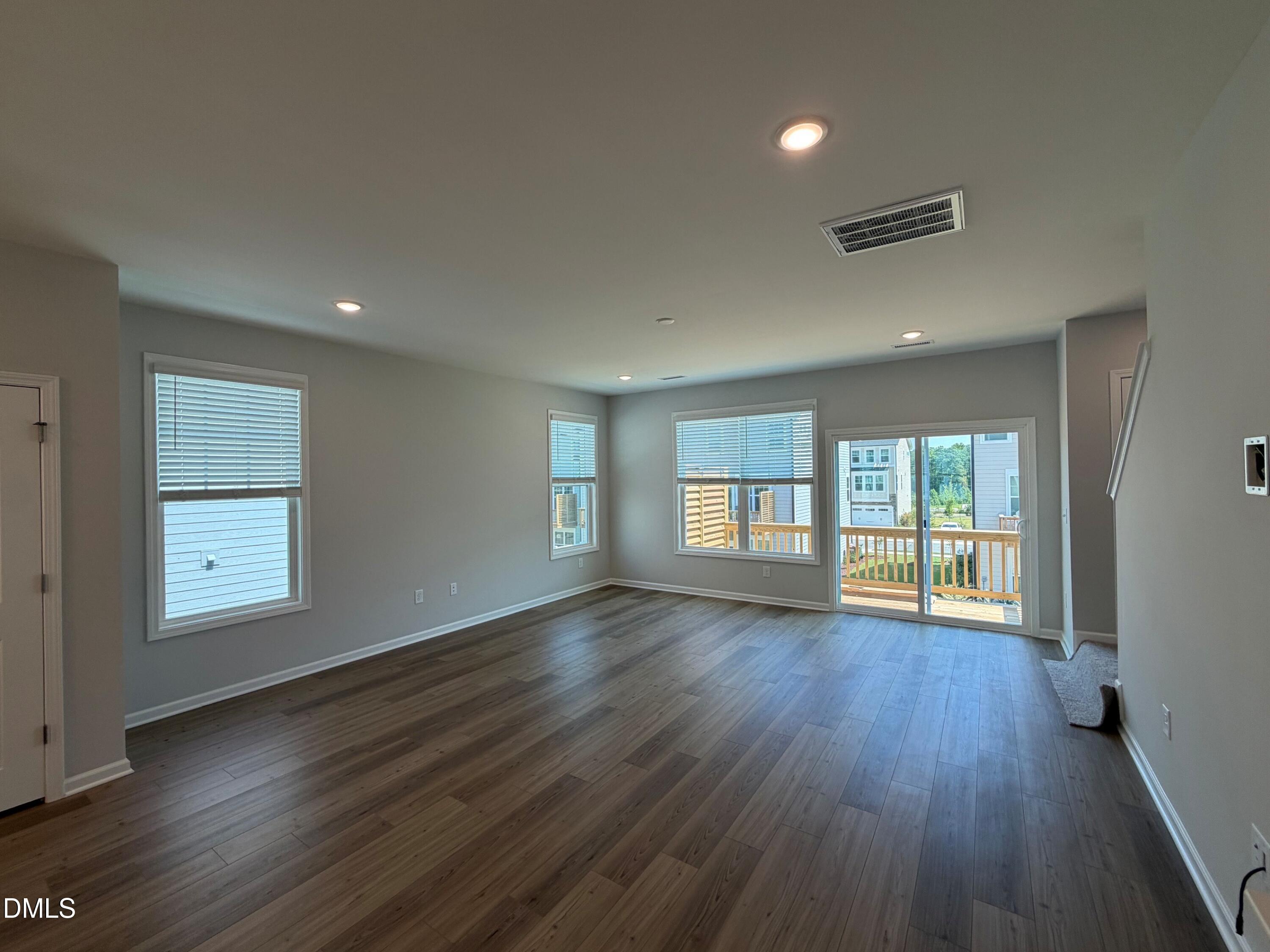 9045 Hazy Jade Way Property Photo 5