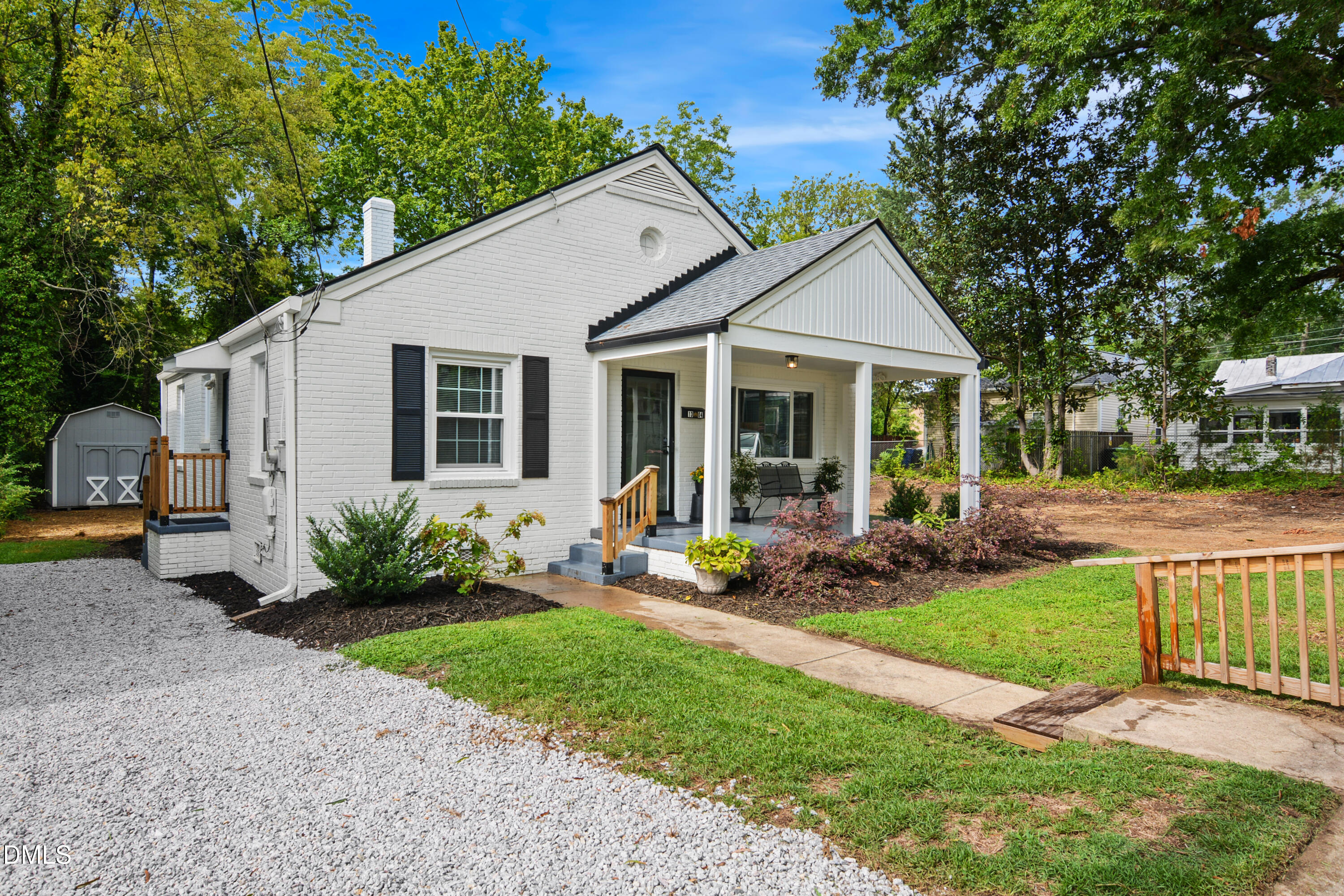 1304 E Jones Street Property Photo 2