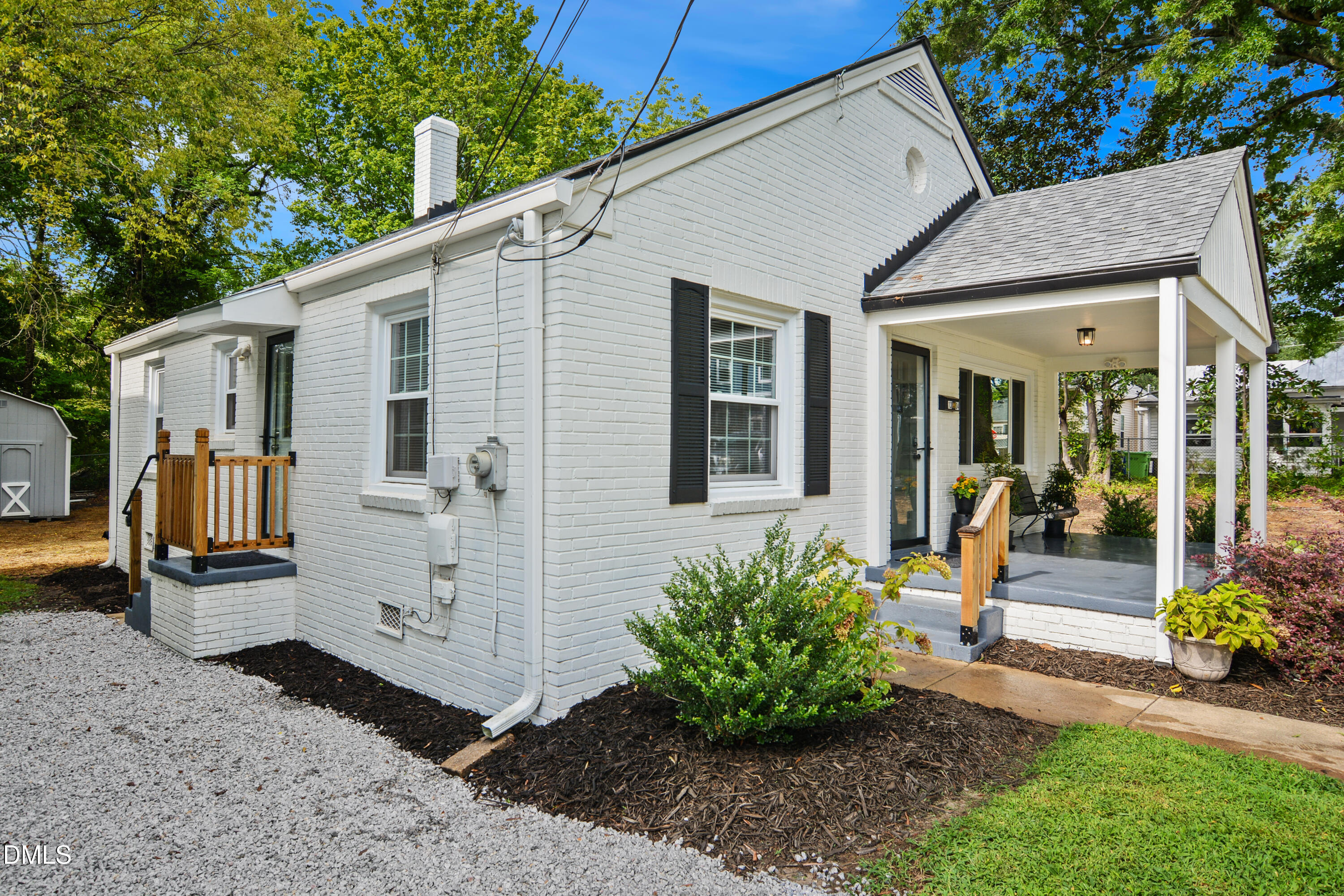 1304 E Jones Street Property Photo 3