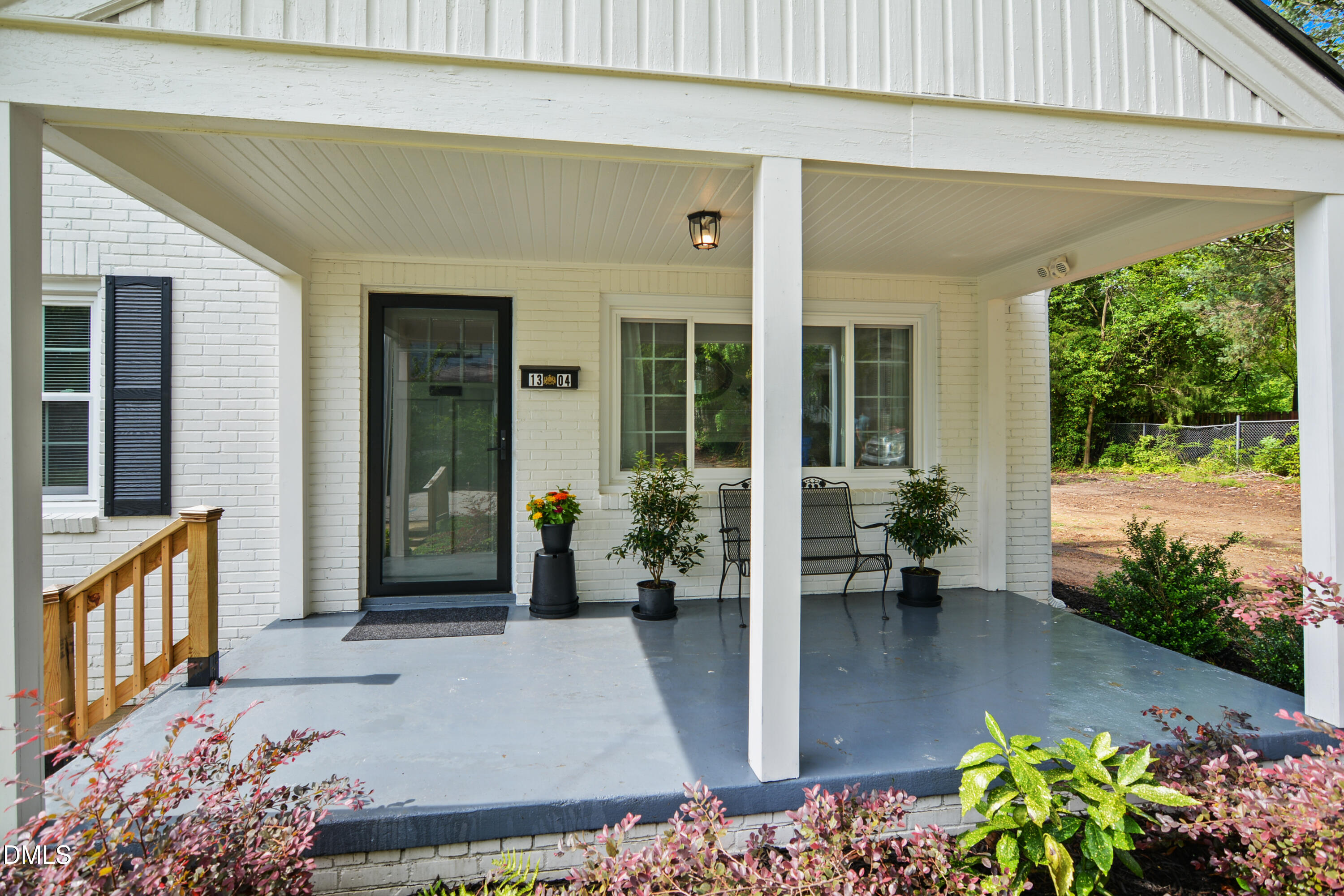 1304 E Jones Street Property Photo 4