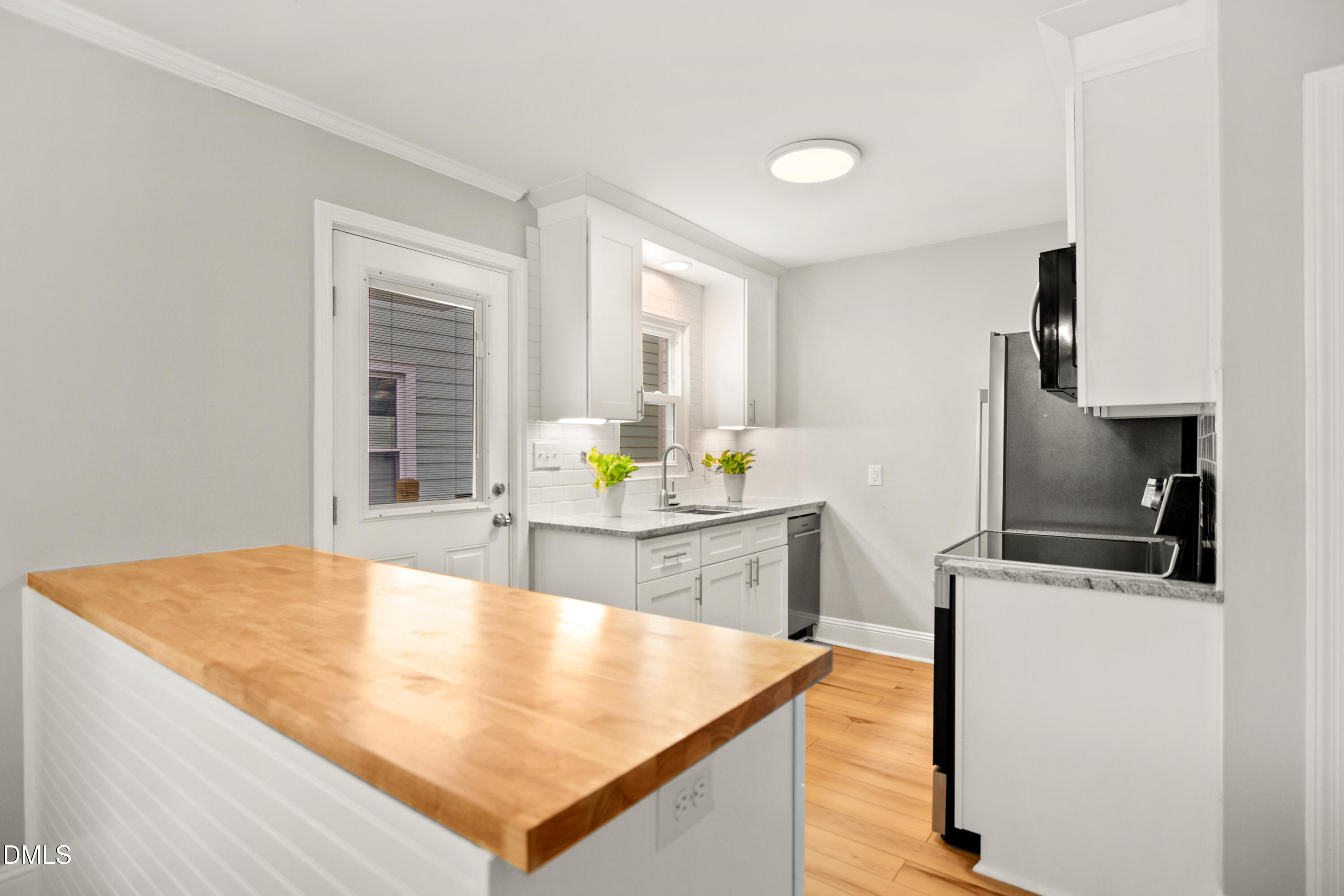 1304 E Jones Street Property Photo 13