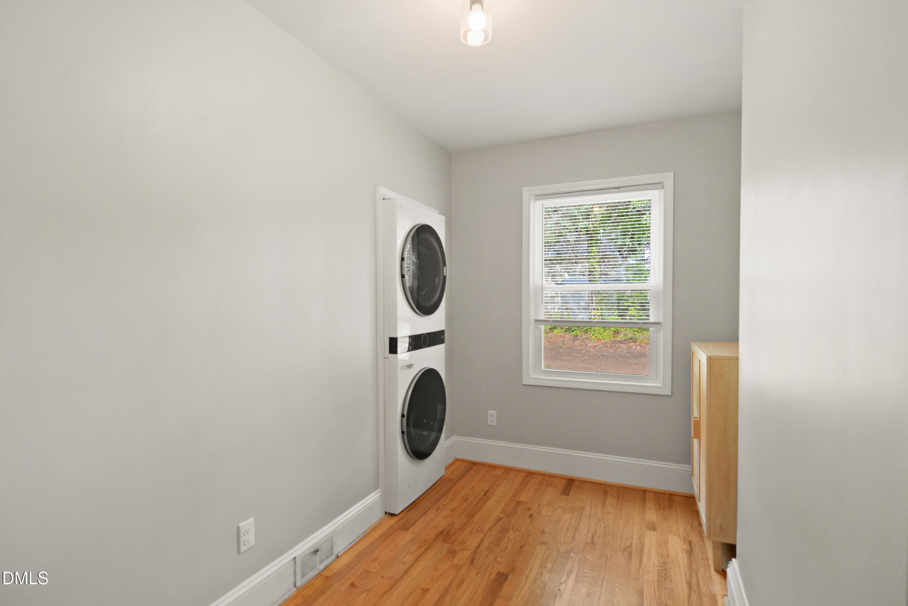 1304 E Jones Street Property Photo 24