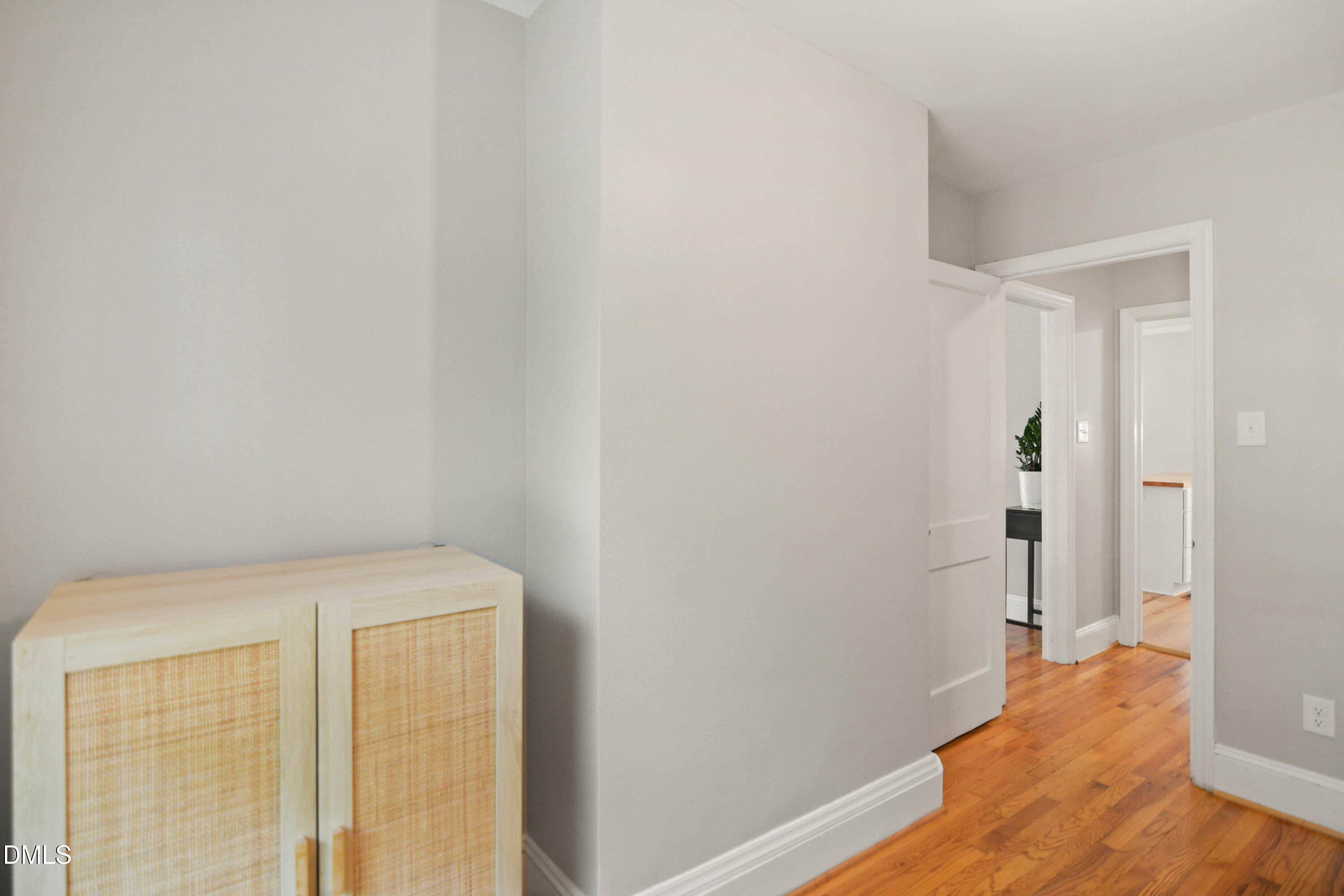 1304 E Jones Street Property Photo 25