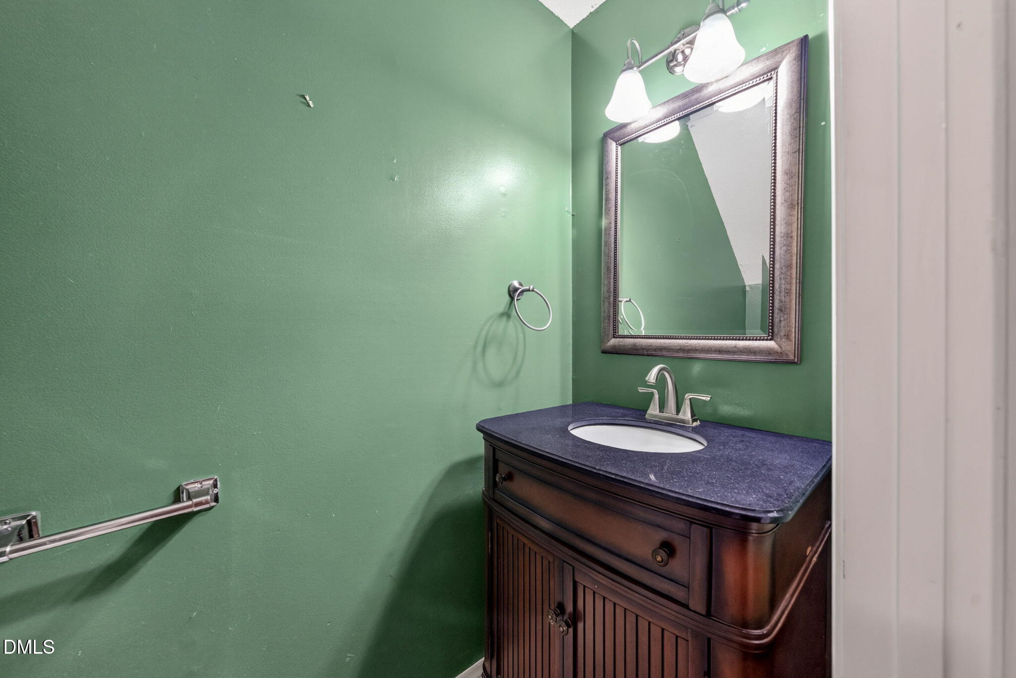 5701 Forest Lawn Court Property Photo 6