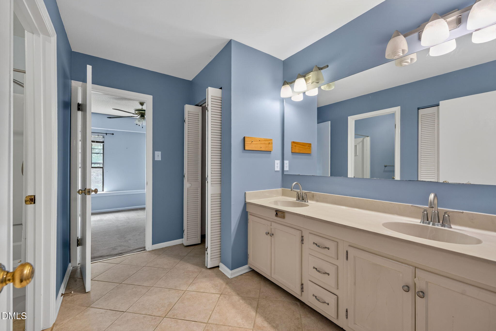 5701 Forest Lawn Court Property Photo 11
